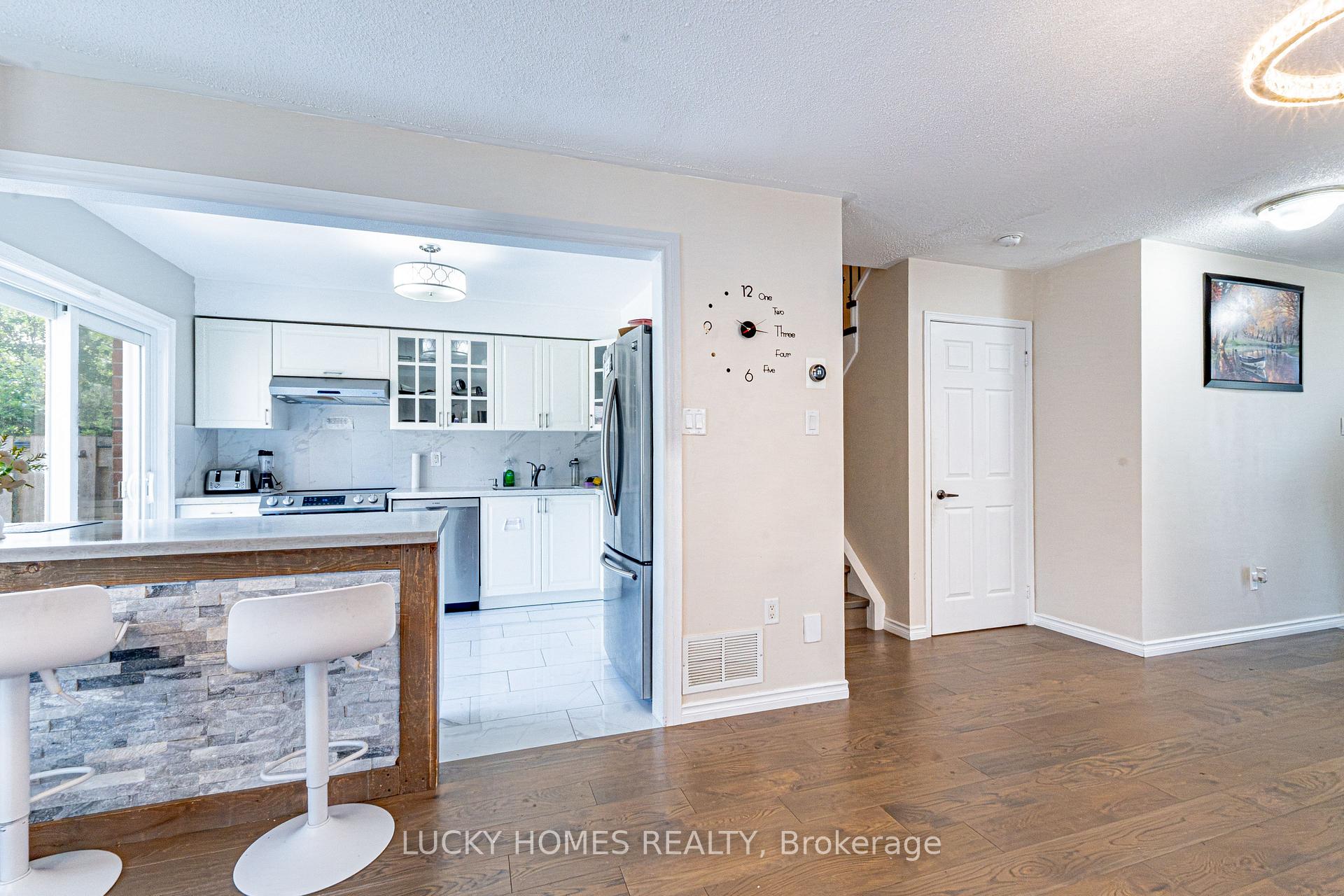 Photo 9 of 65 Lyfytt Crescent, Barrie, West Bayfield — HOMEH