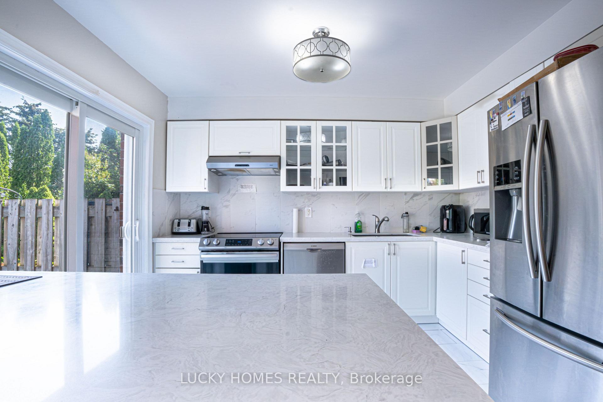 Photo 12 of 65 Lyfytt Crescent, Barrie, West Bayfield — HOMEH