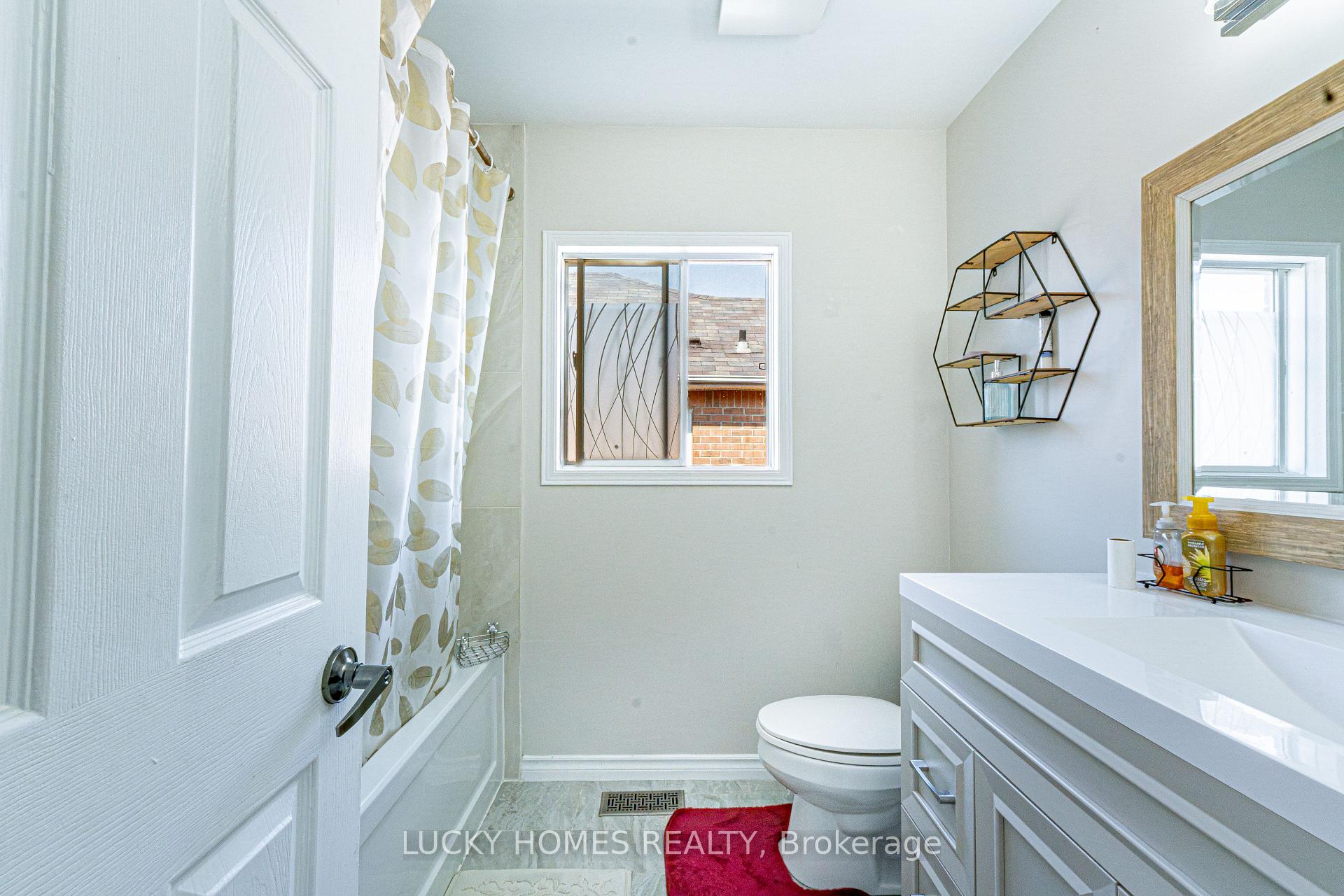 Photo 20 of 65 Lyfytt Crescent, Barrie, West Bayfield — HOMEH