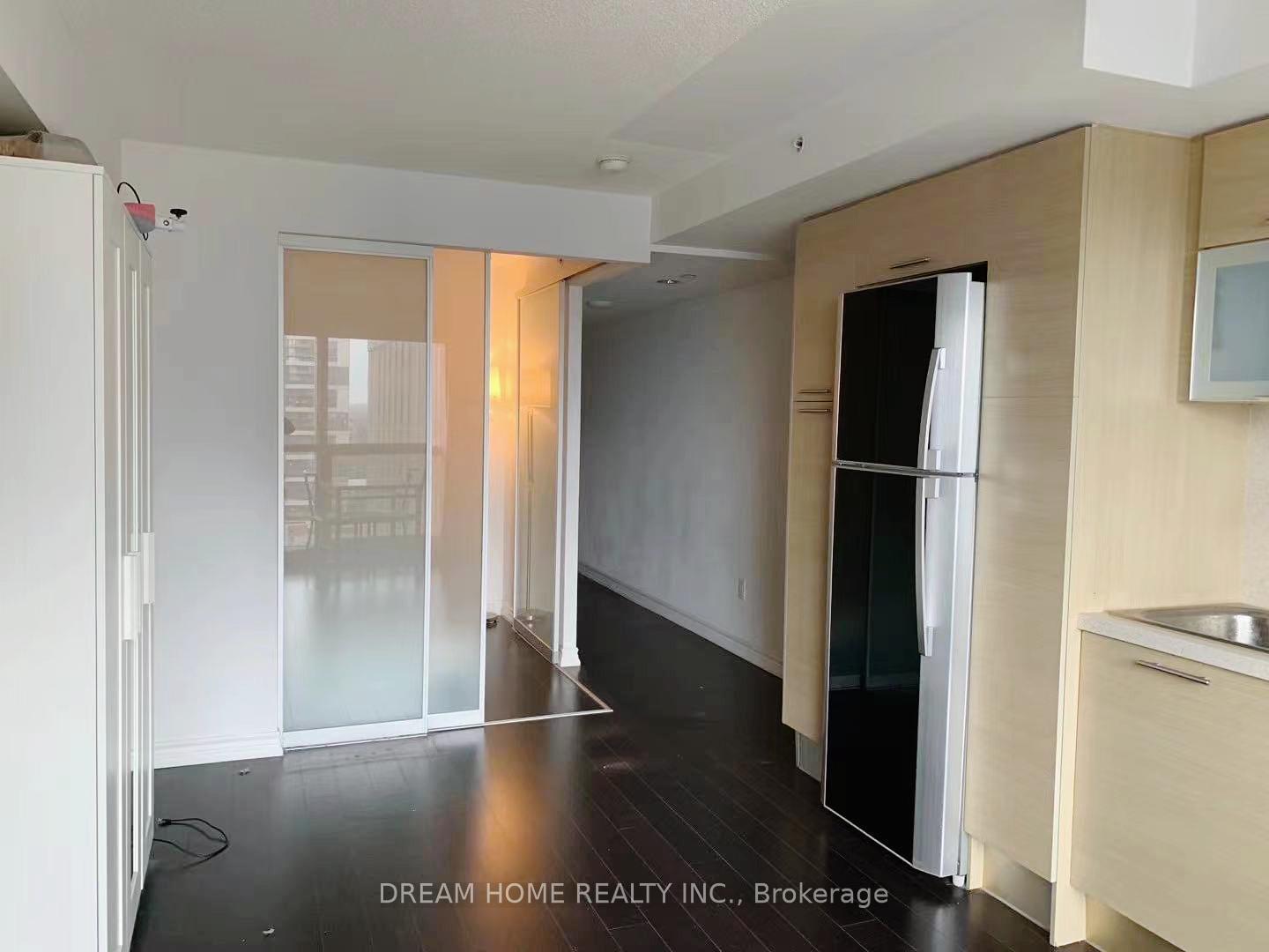 Photo 5 of Unit 1806, 386 Yonge Street, Toronto, Bay Street Corridor — HOMEH