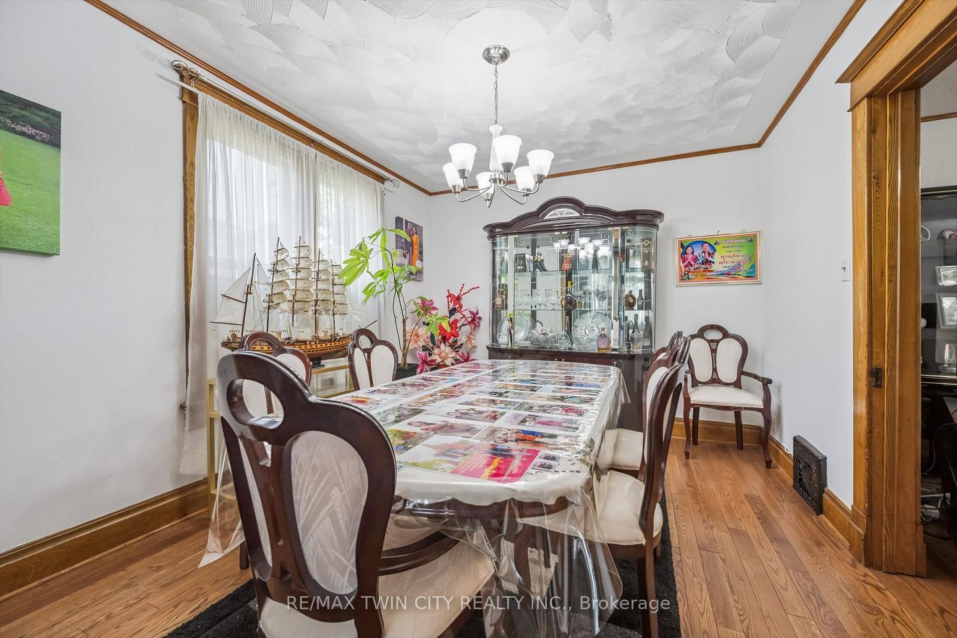 Photo 7 of 44 Walter Street, Kitchener, KW Hospital — HOMEH