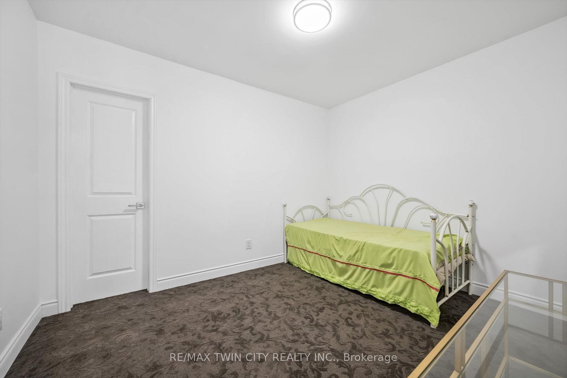 Photo 21 of 44 Walter Street, Kitchener, KW Hospital — HOMEH