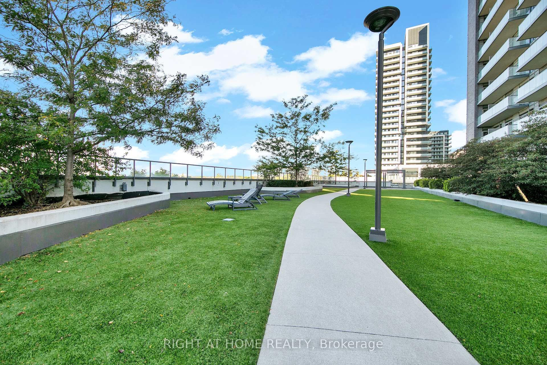 Photo 24 of Unit 903, 65 Oneida Crescent, Richmond Hill, Langstaff — HOMEH