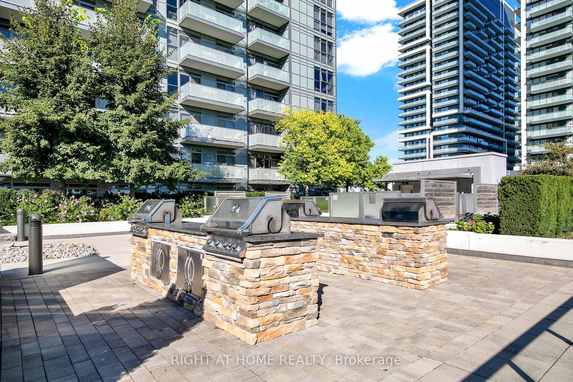 Photo 27 of Unit 903, 65 Oneida Crescent, Richmond Hill, Langstaff — HOMEH