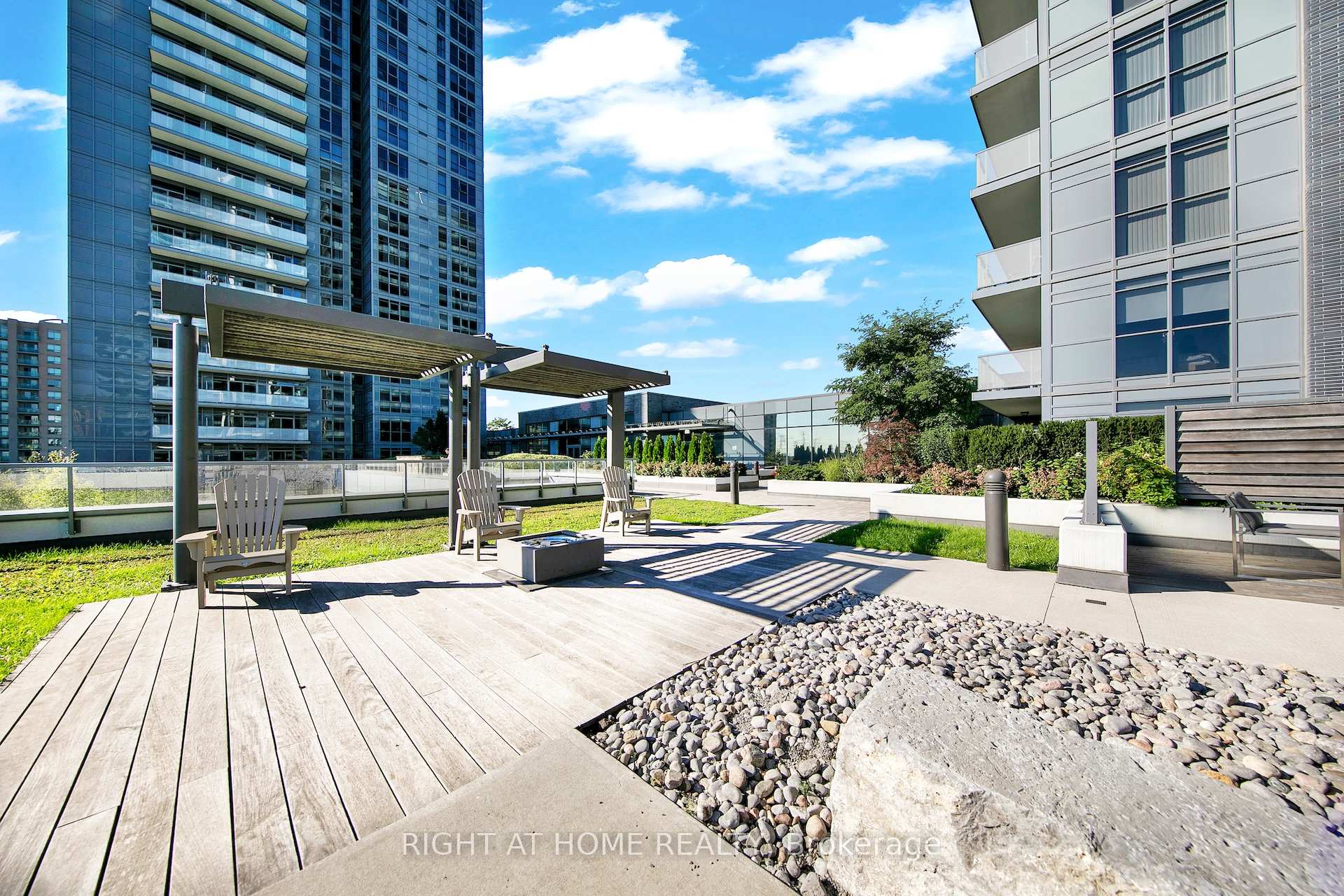Photo 29 of Unit 903, 65 Oneida Crescent, Richmond Hill, Langstaff — HOMEH