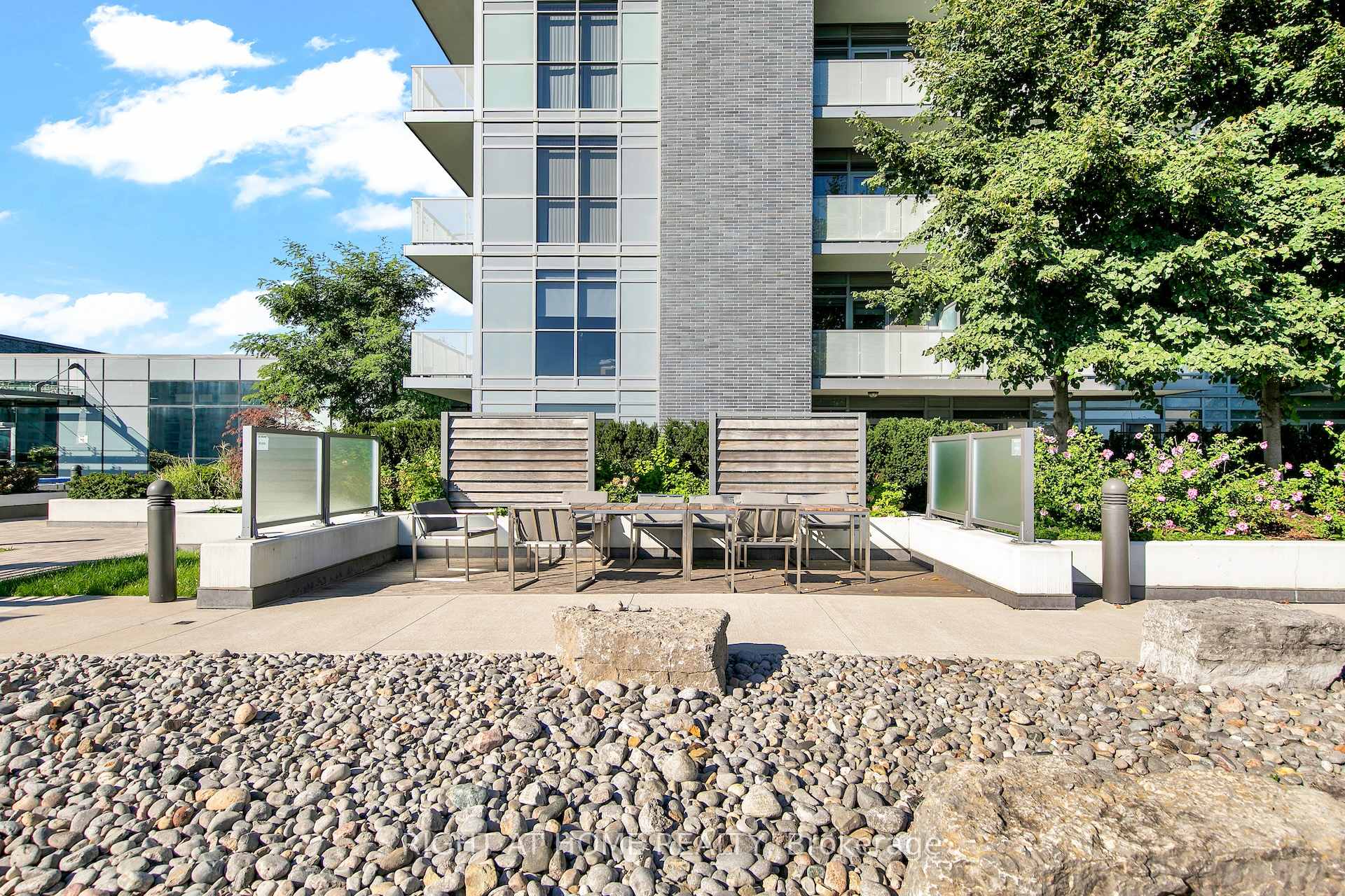 Photo 30 of Unit 903, 65 Oneida Crescent, Richmond Hill, Langstaff — HOMEH