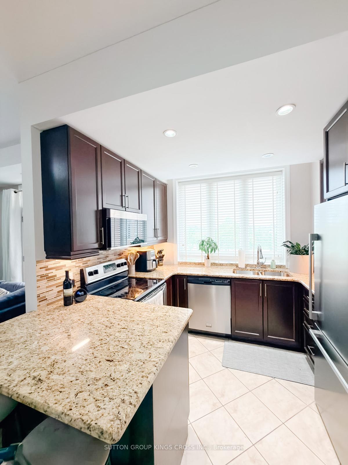 Photo 10 of Unit 320, 5327 Upper Middle Road, Burlington, Orchard — HOMEH