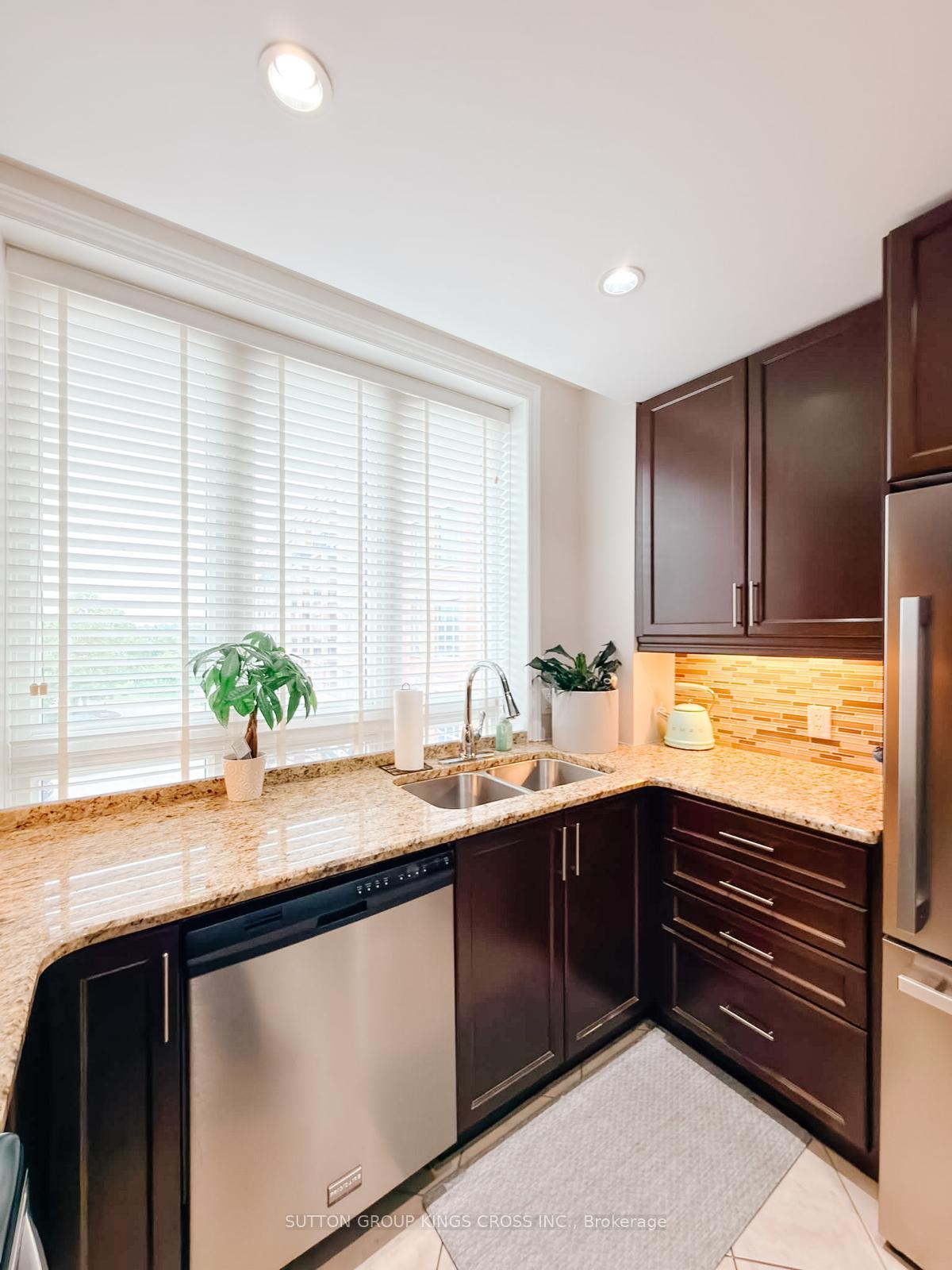 Photo 12 of Unit 320, 5327 Upper Middle Road, Burlington, Orchard — HOMEH