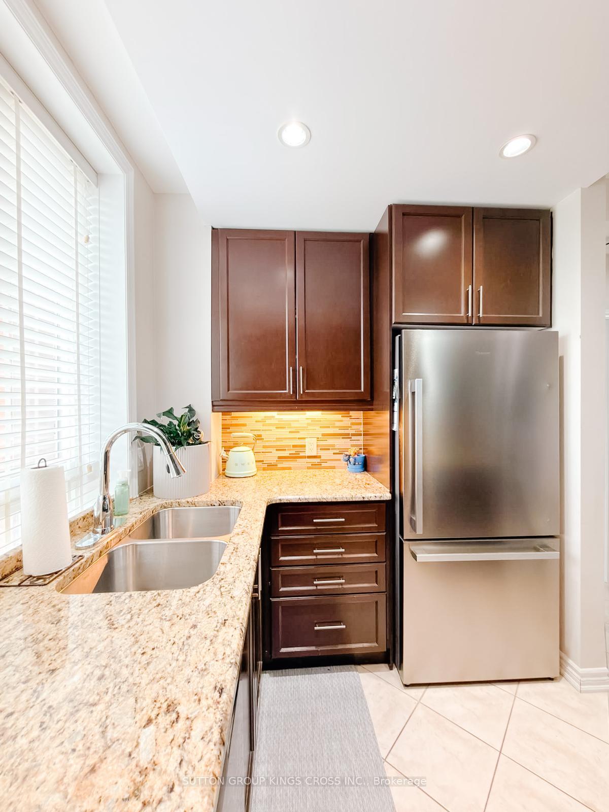Photo 13 of Unit 320, 5327 Upper Middle Road, Burlington, Orchard — HOMEH