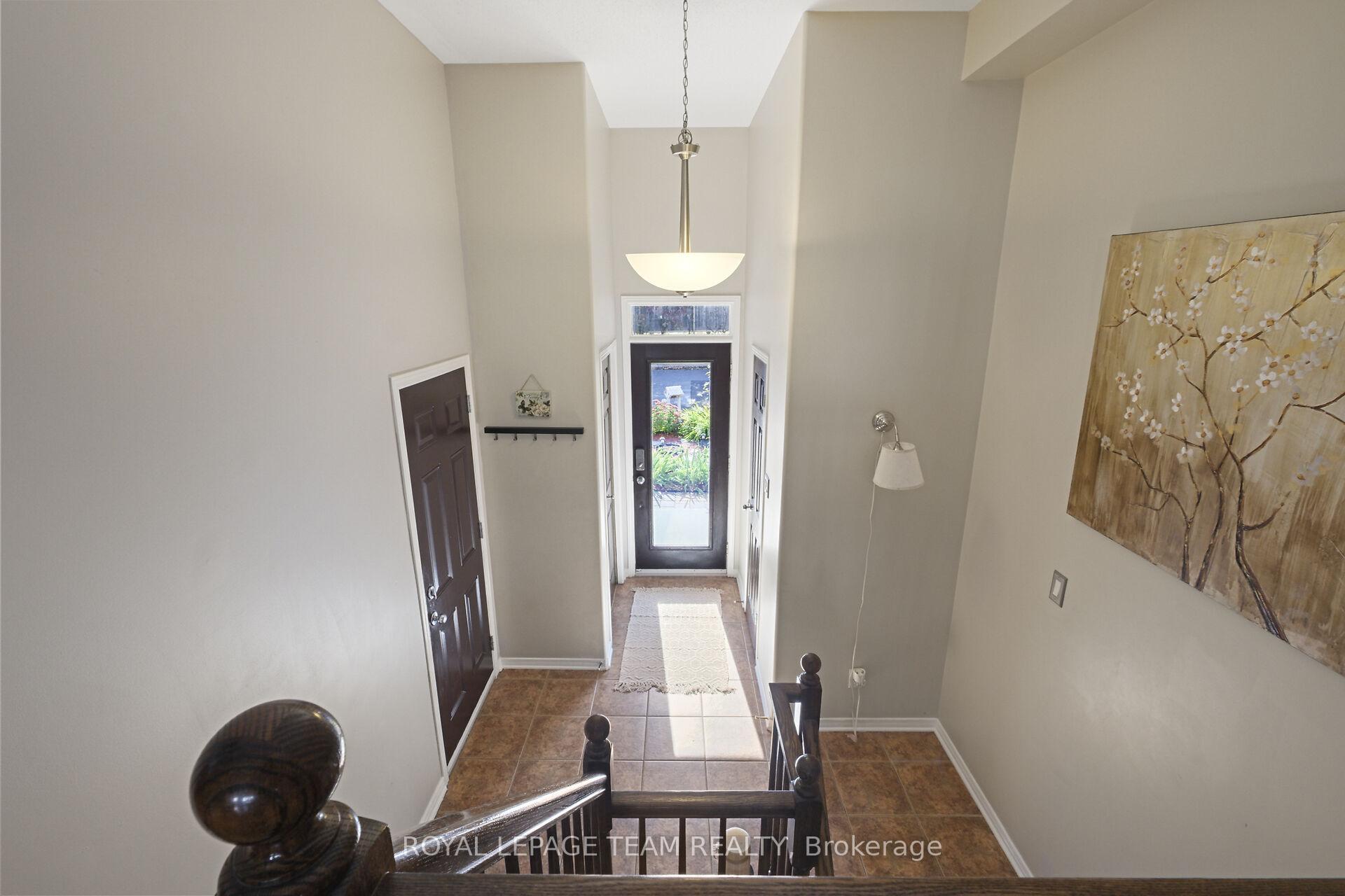 Photo 4 of 215 Parkrose Private, Ottawa, Chatelaine Village — HOMEH