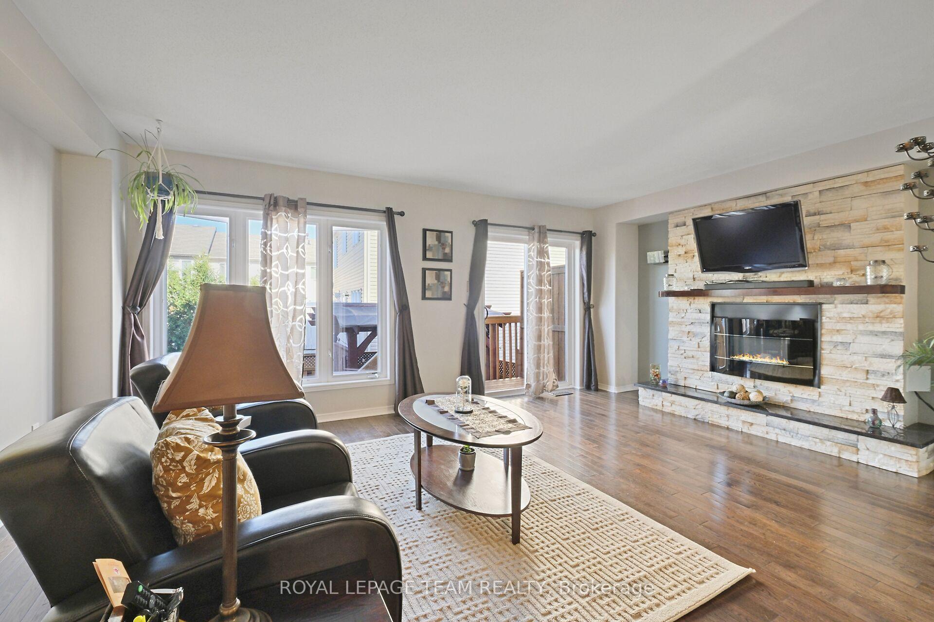 Photo 14 of 215 Parkrose Private, Ottawa, Chatelaine Village — HOMEH