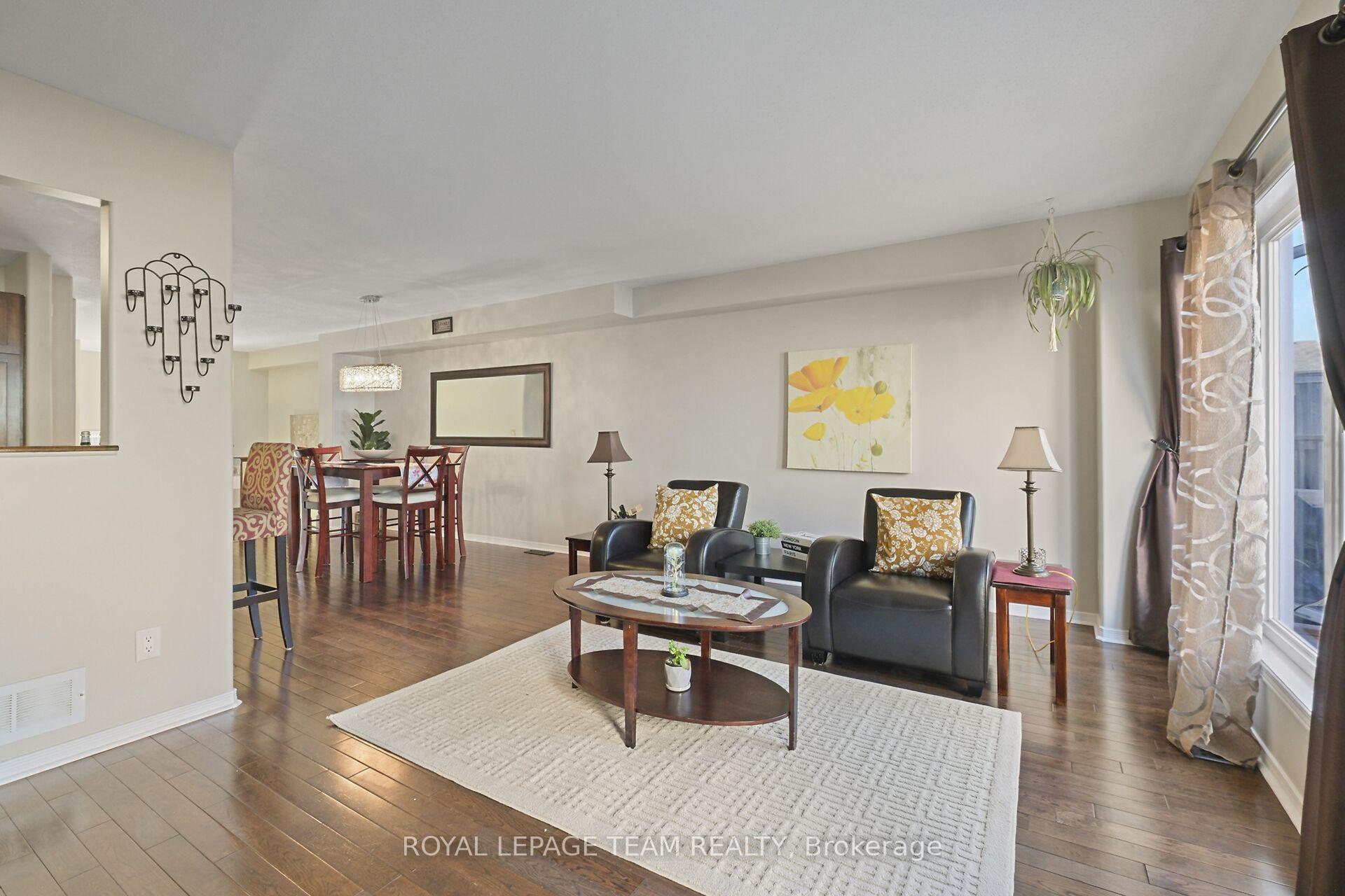 Photo 17 of 215 Parkrose Private, Ottawa, Chatelaine Village — HOMEH