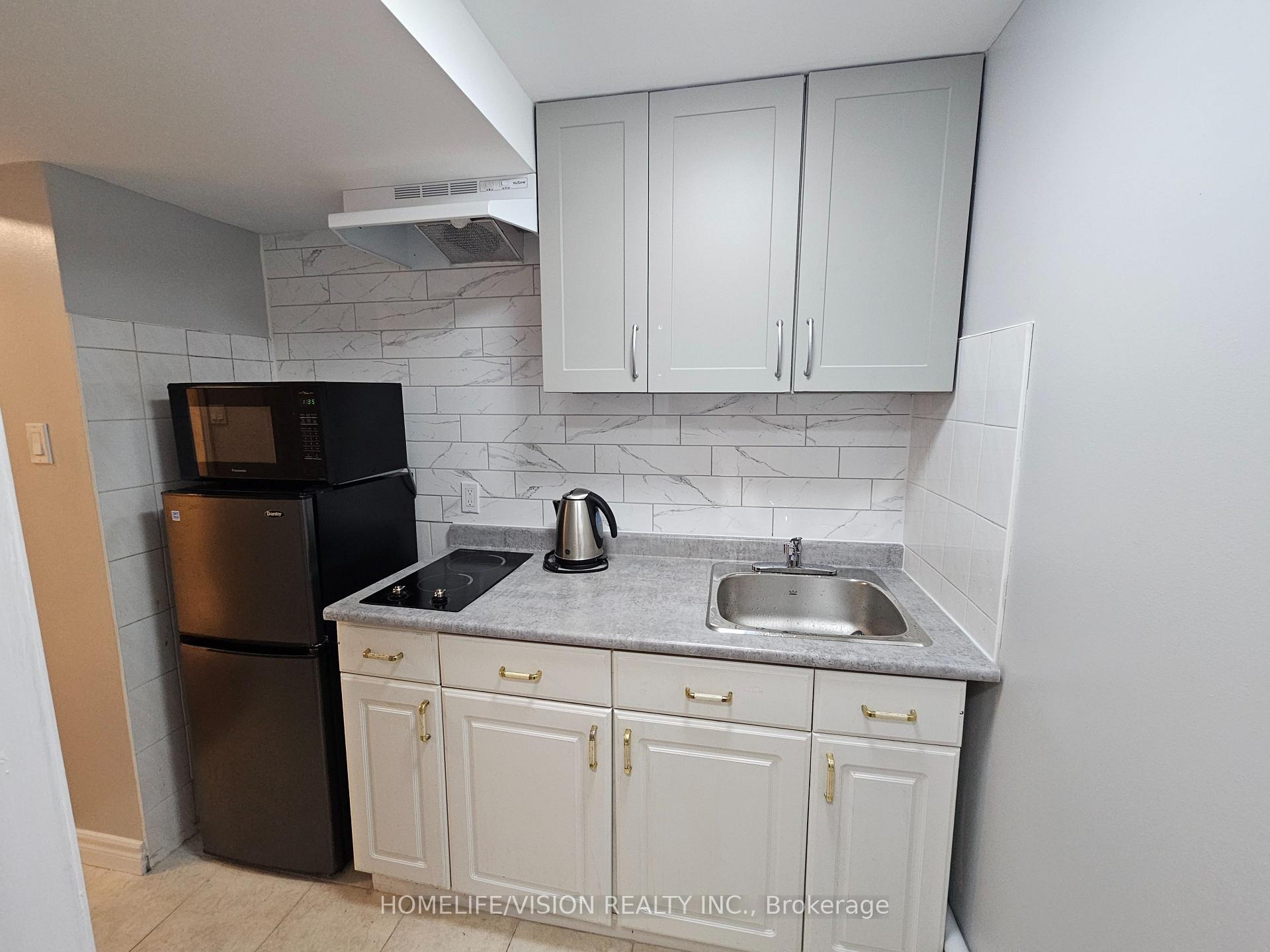 Photo 2 of Unit Upper, 596 Skinner Avenue, Newmarket, Stonehaven-Wyndham — HOMEH