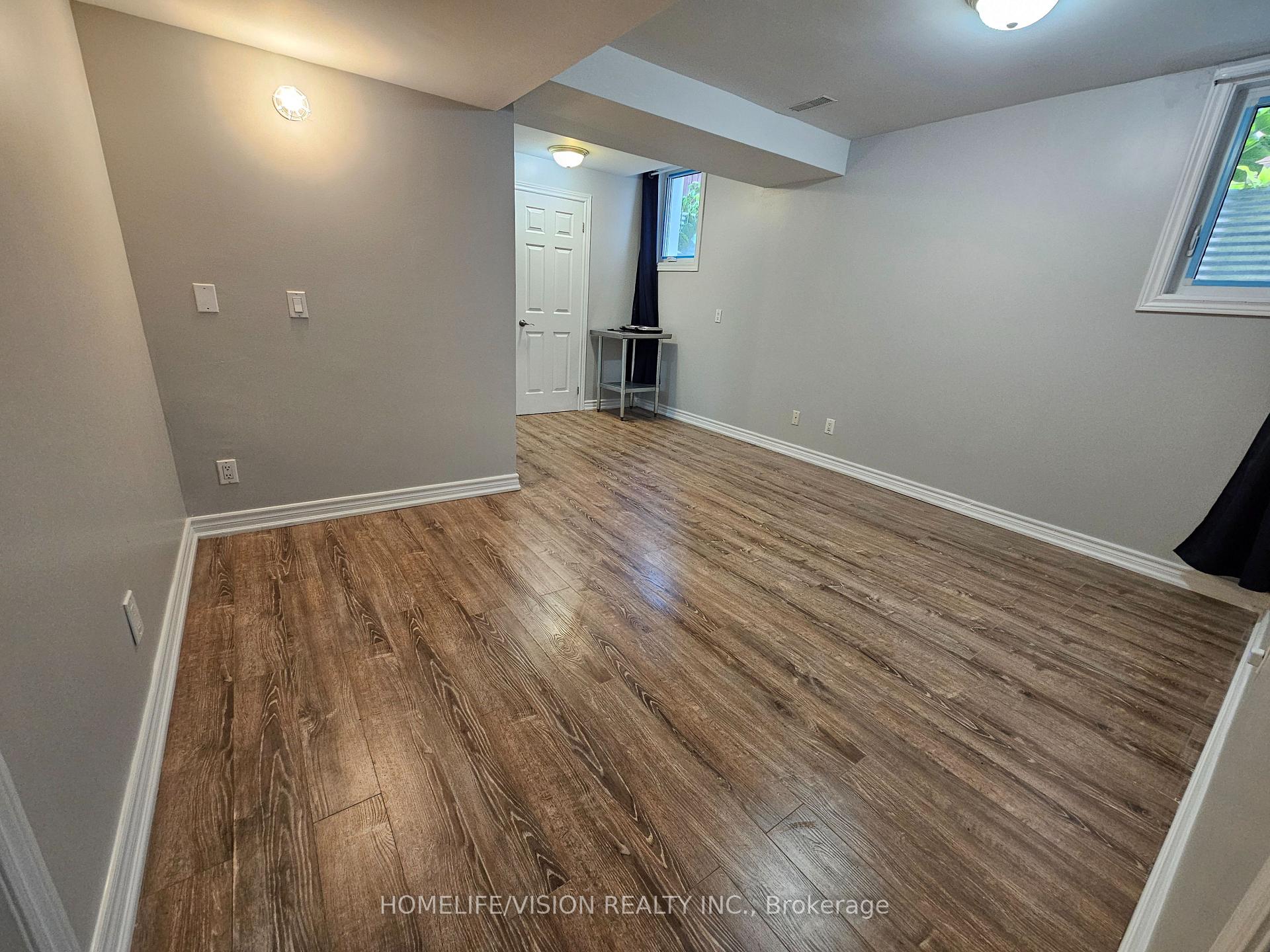 Photo 5 of Unit Upper, 596 Skinner Avenue, Newmarket, Stonehaven-Wyndham — HOMEH