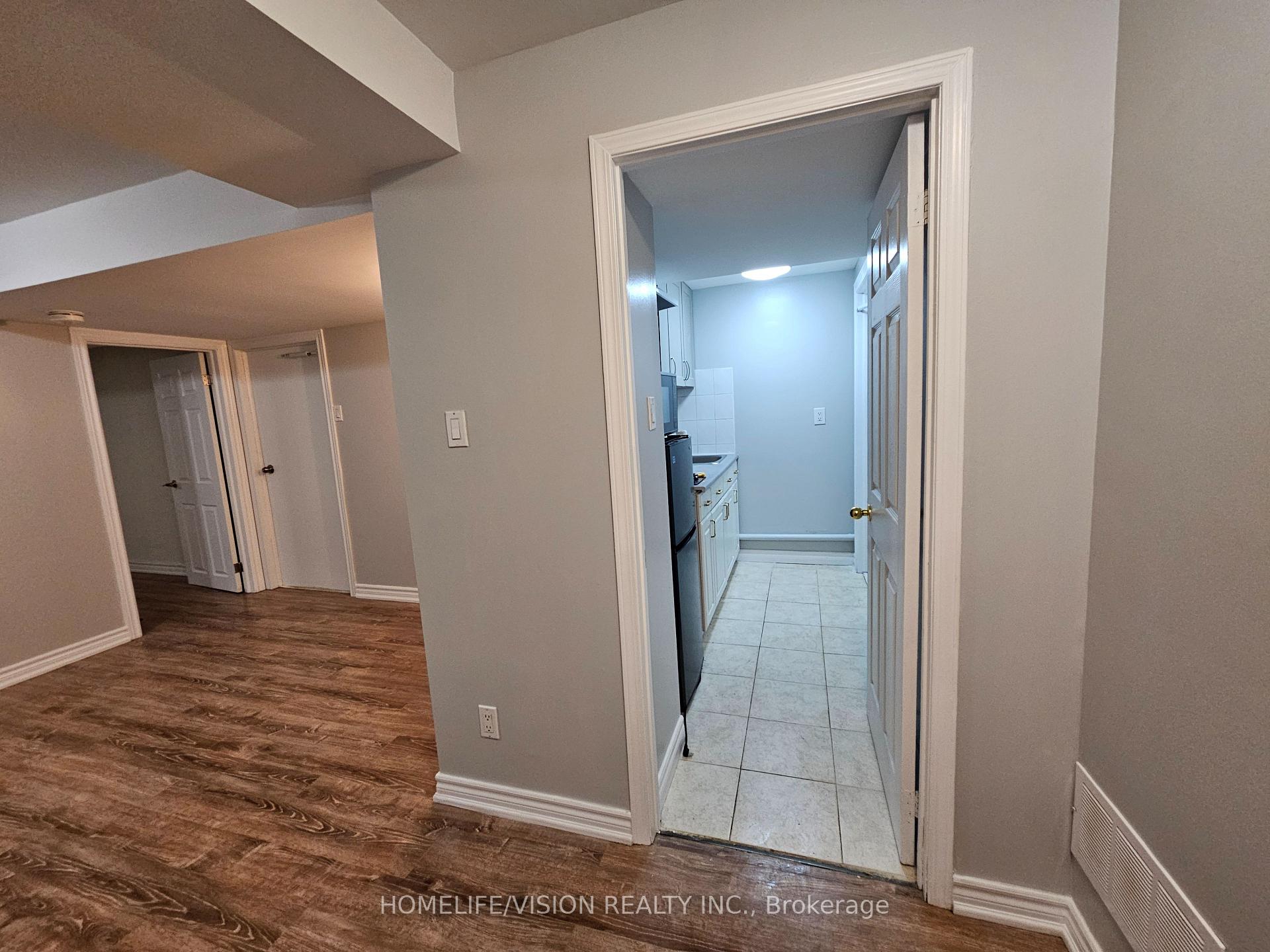 Photo 7 of Unit Upper, 596 Skinner Avenue, Newmarket, Stonehaven-Wyndham — HOMEH
