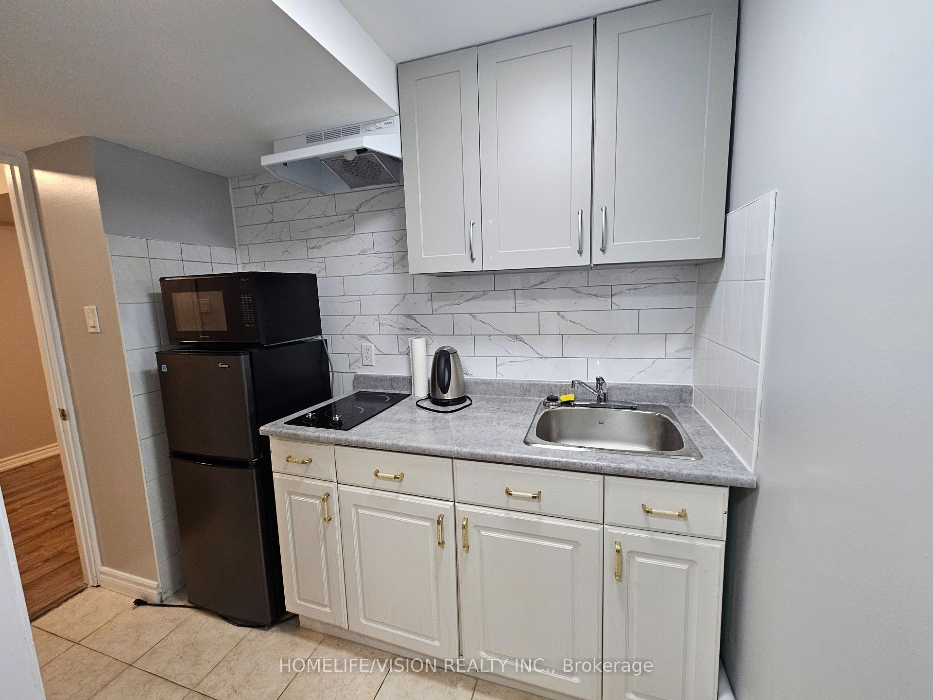 Photo 8 of Unit Upper, 596 Skinner Avenue, Newmarket, Stonehaven-Wyndham — HOMEH