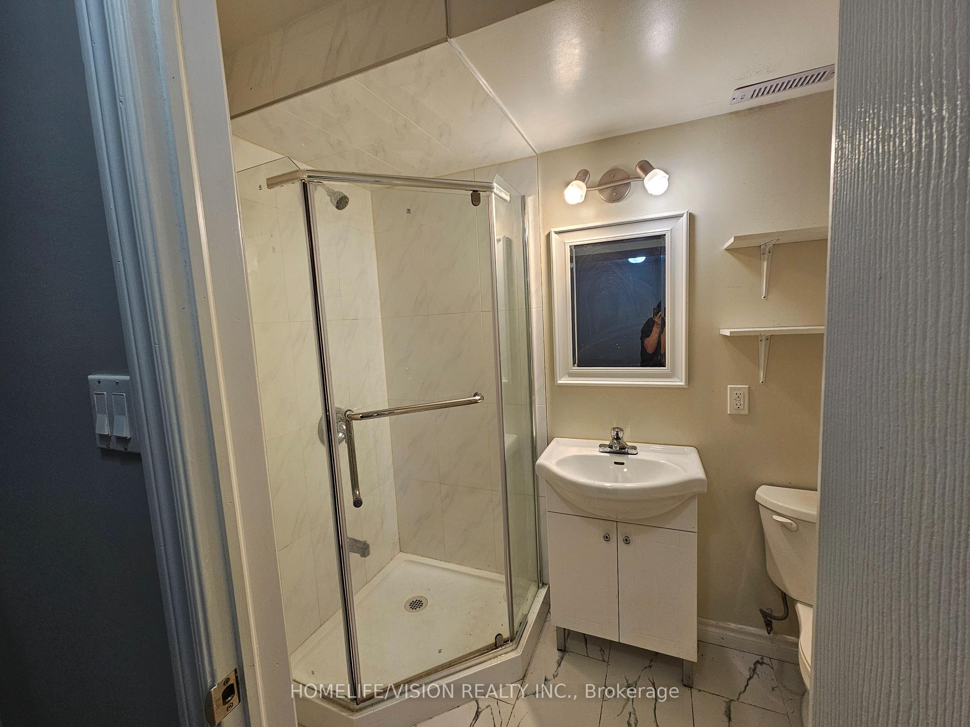 Photo 9 of Unit Upper, 596 Skinner Avenue, Newmarket, Stonehaven-Wyndham — HOMEH