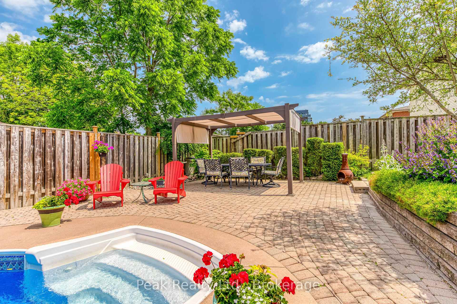 Photo 3 of 2235 Waycross Crescent, Mississauga, Sheridan — HOMEH