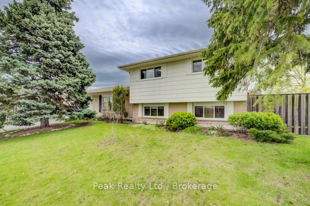 Photo 7 of 2235 Waycross Crescent, Mississauga, Sheridan — HOMEH