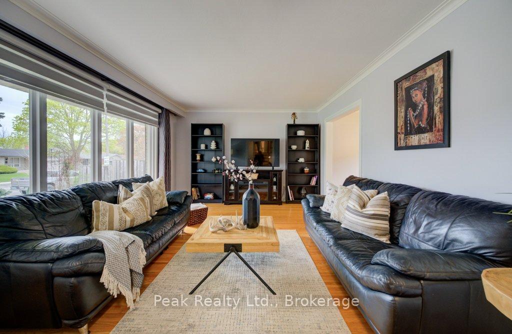 Photo 10 of 2235 Waycross Crescent, Mississauga, Sheridan — HOMEH