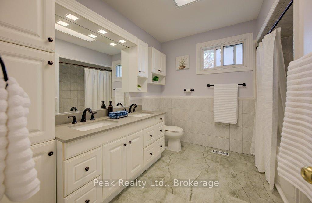 Photo 23 of 2235 Waycross Crescent, Mississauga, Sheridan — HOMEH