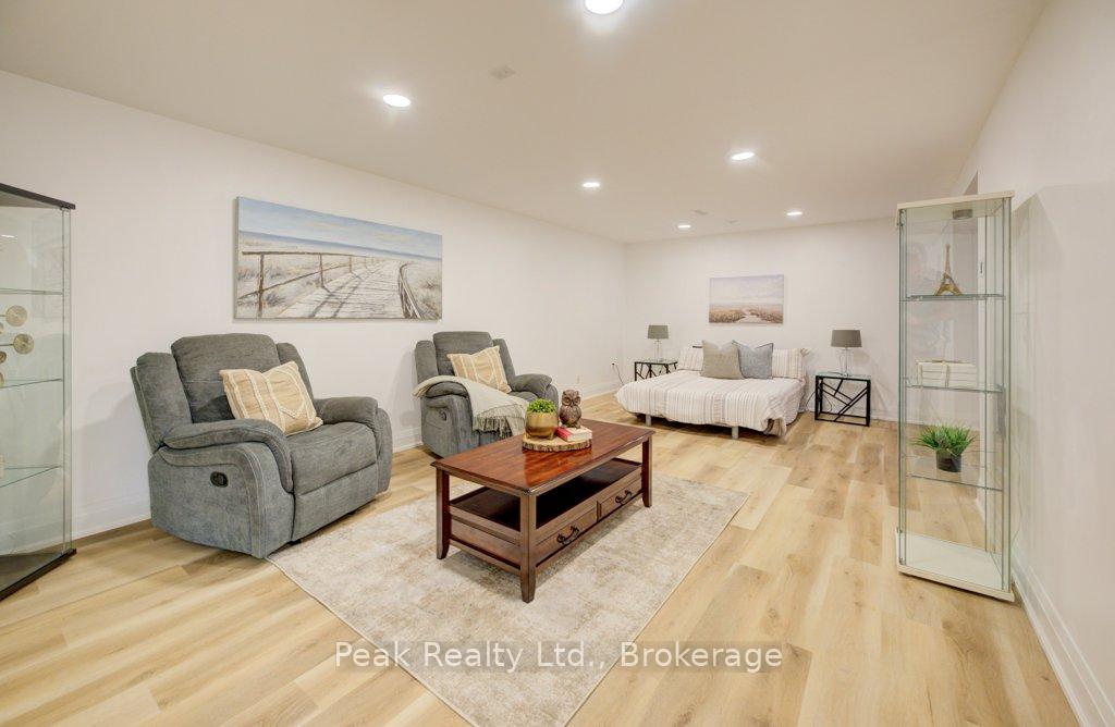Photo 26 of 2235 Waycross Crescent, Mississauga, Sheridan — HOMEH