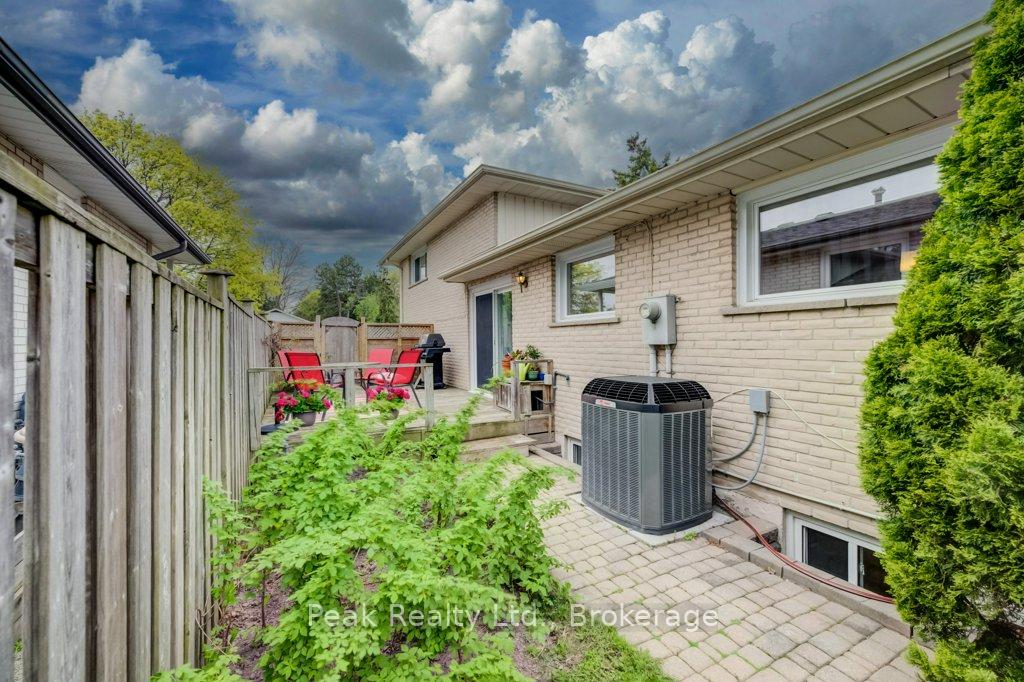 Photo 42 of 2235 Waycross Crescent, Mississauga, Sheridan — HOMEH