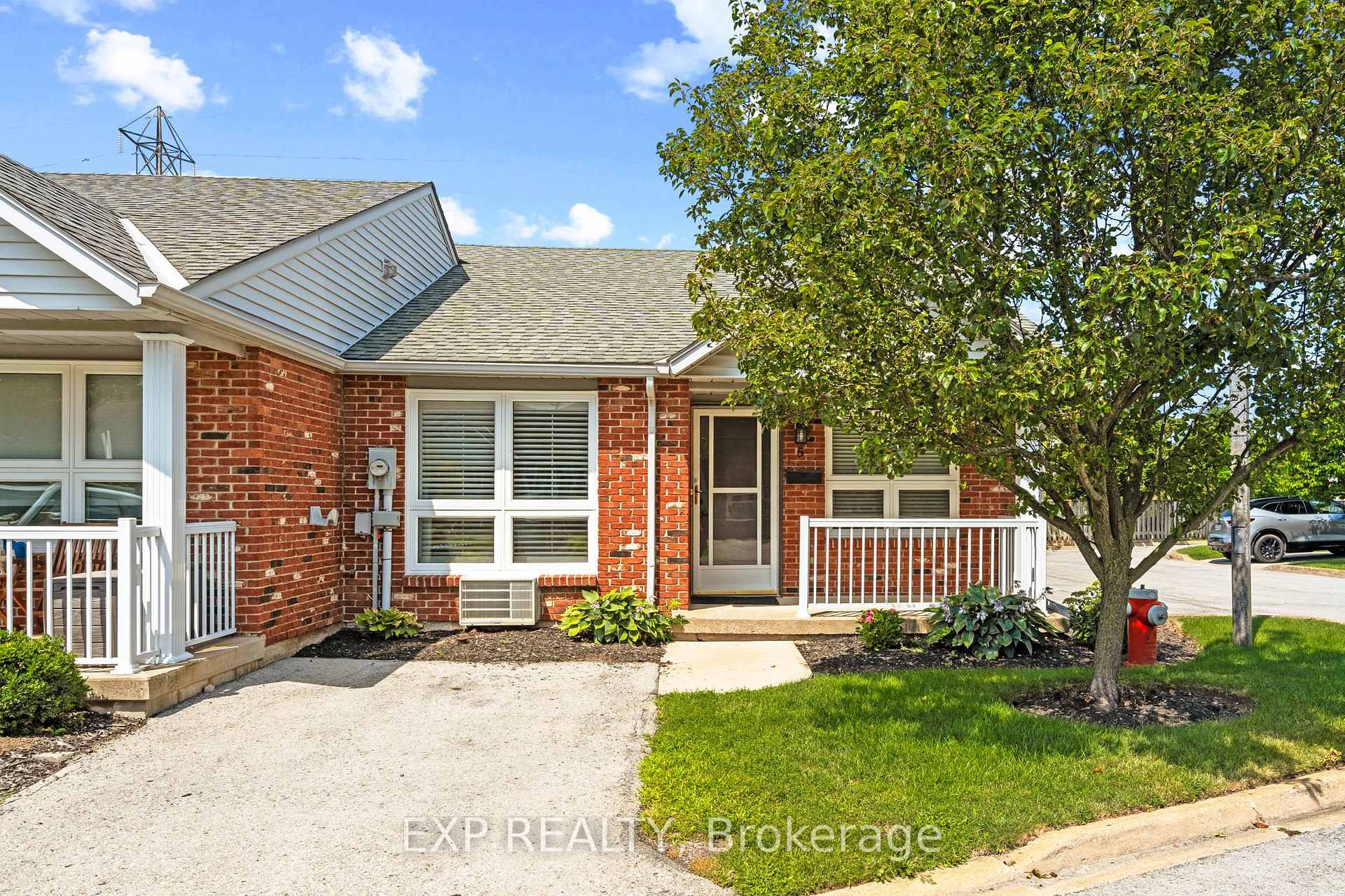 Photo 2 of Unit 5, 226 Vansickle Road, St. Catharines, Rykert/Vansickle — HOMEH