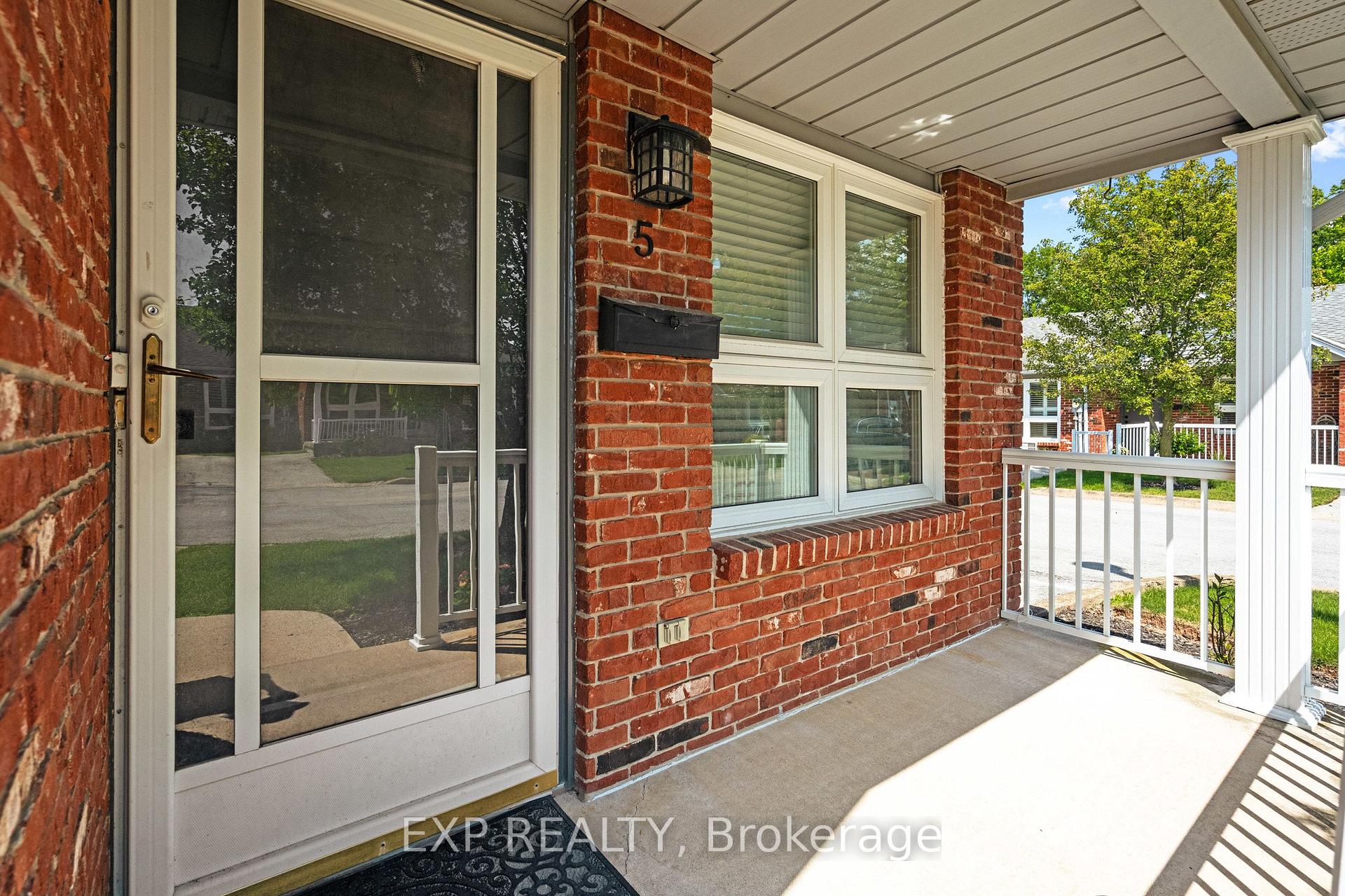 Photo 5 of Unit 5, 226 Vansickle Road, St. Catharines, Rykert/Vansickle — HOMEH