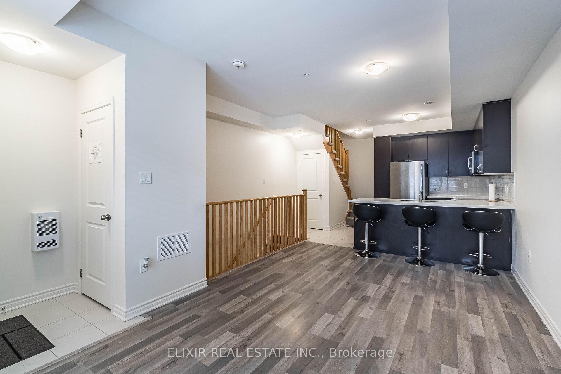 Photo 2 of Unit 13, 2285 Mcnab Lane, Mississauga, Clarkson — HOMEH