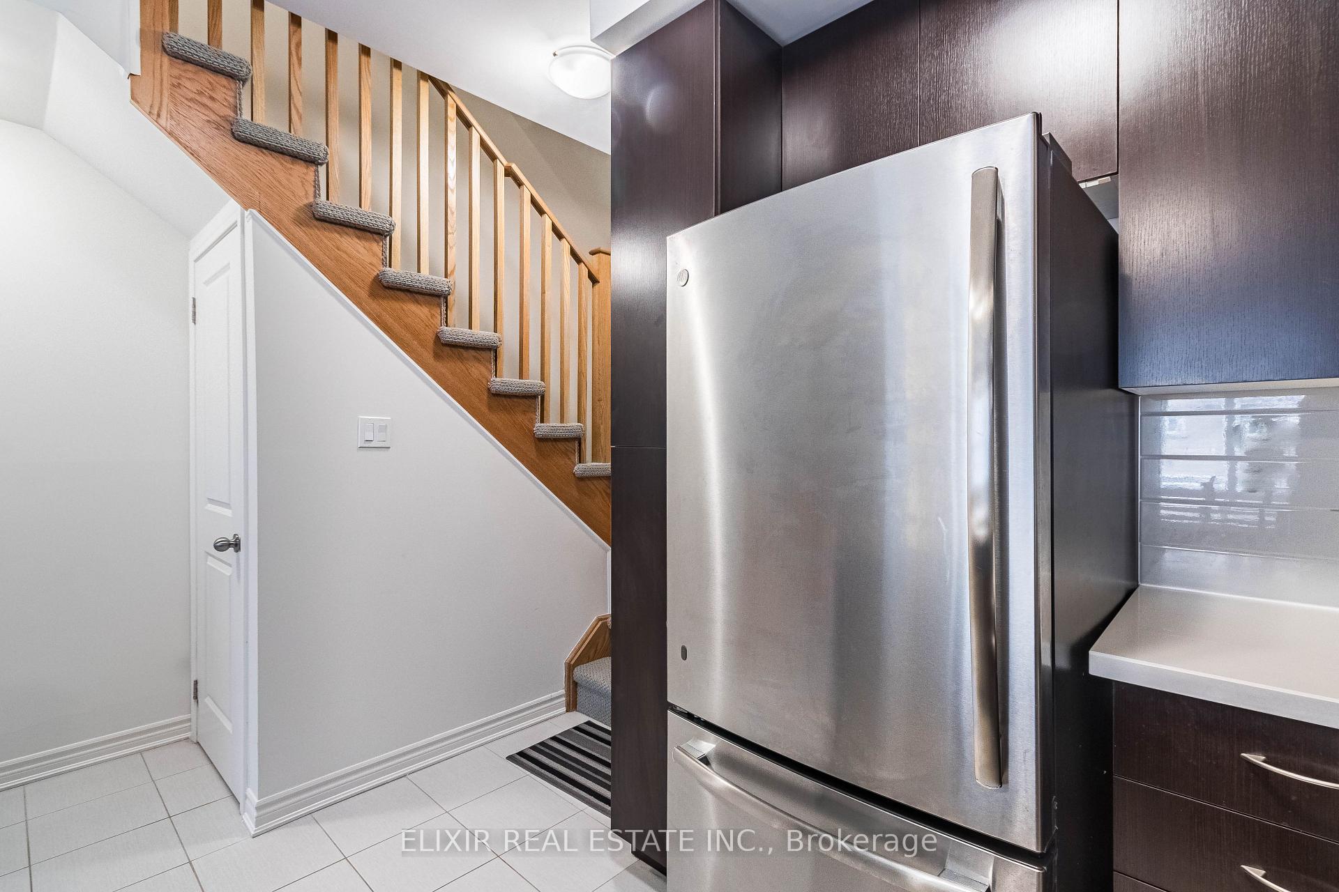 Photo 8 of Unit 13, 2285 Mcnab Lane, Mississauga, Clarkson — HOMEH