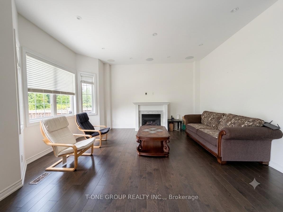 Photo 14 of 82 Fred Mclaren Boulevard, Markham, Wismer — HOMEH