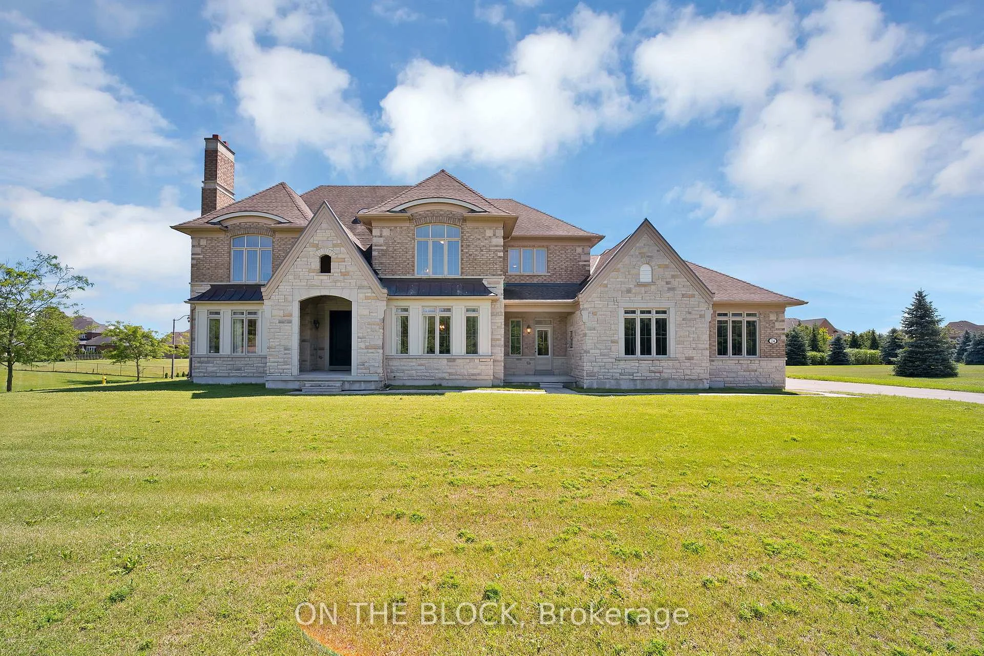 Photo of 24 Whitewood Drive