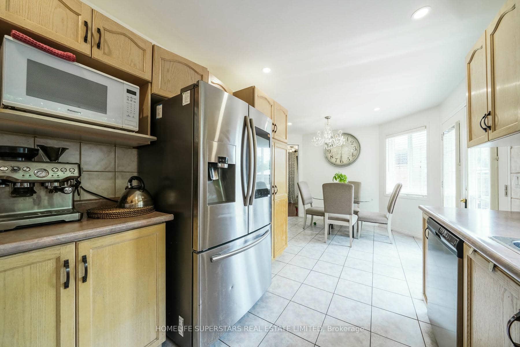 Photo 3 of 61 Lawnhurst Drive, Hamilton, Lawfield — HOMEH