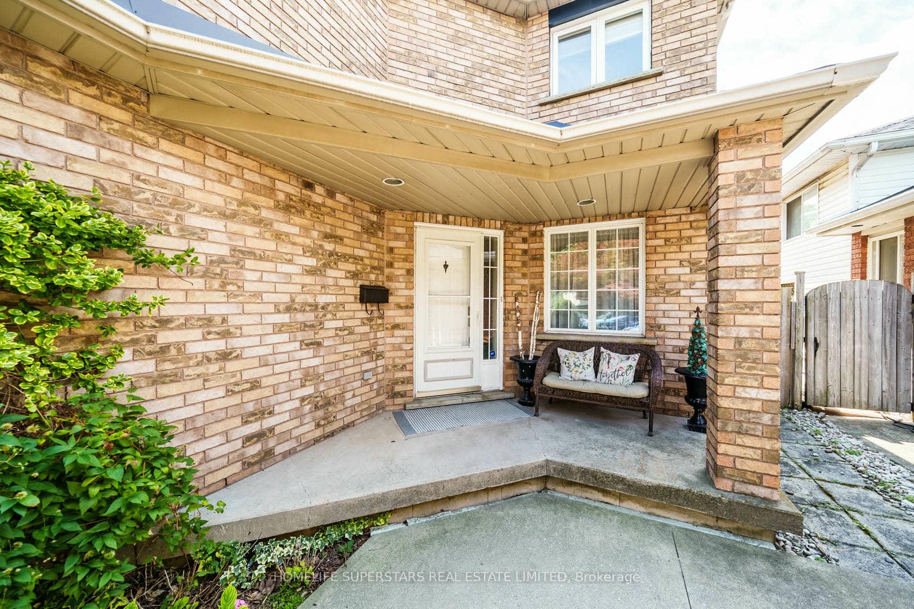 Photo 5 of 61 Lawnhurst Drive, Hamilton, Lawfield — HOMEH