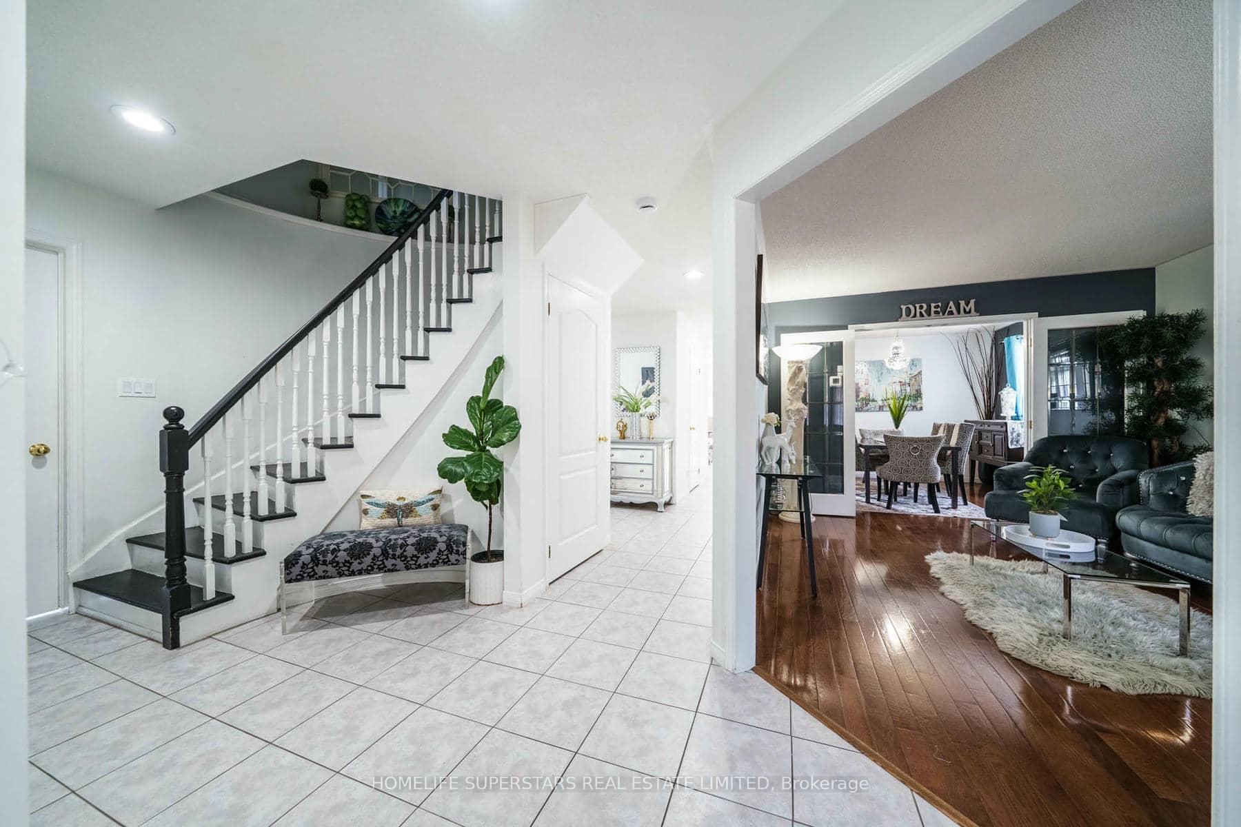 Photo 7 of 61 Lawnhurst Drive, Hamilton, Lawfield — HOMEH