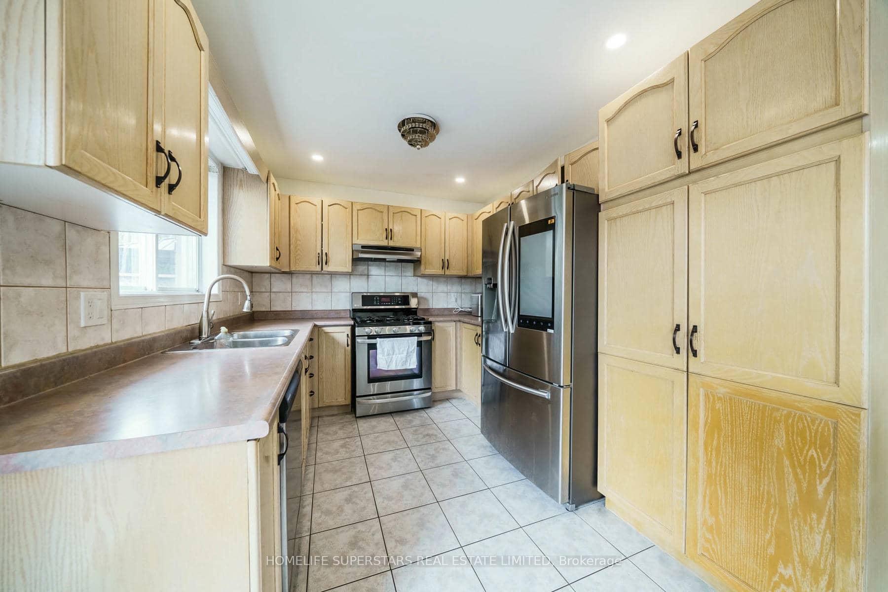 Photo 15 of 61 Lawnhurst Drive, Hamilton, Lawfield — HOMEH