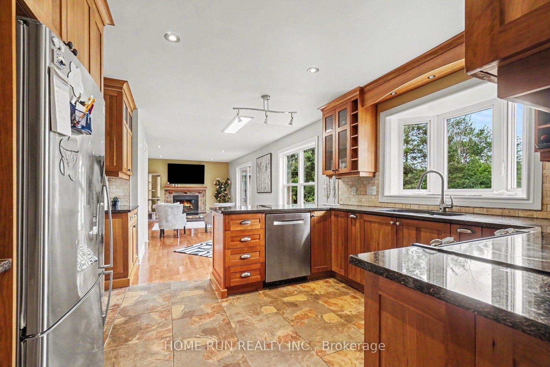 Photo 11 of 112 Kerscott Heights Way, Ottawa, Dunrobin Shores — HOMEH