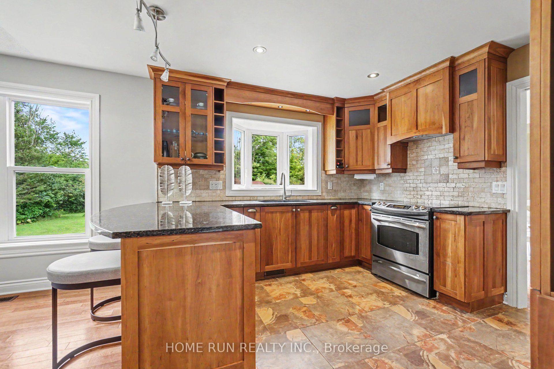 Photo 13 of 112 Kerscott Heights Way, Ottawa, Dunrobin Shores — HOMEH