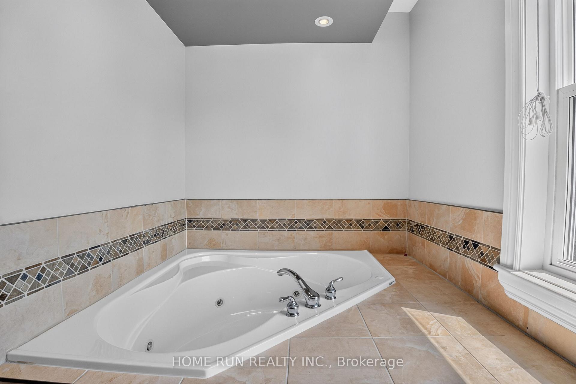 Photo 24 of 112 Kerscott Heights Way, Ottawa, Dunrobin Shores — HOMEH
