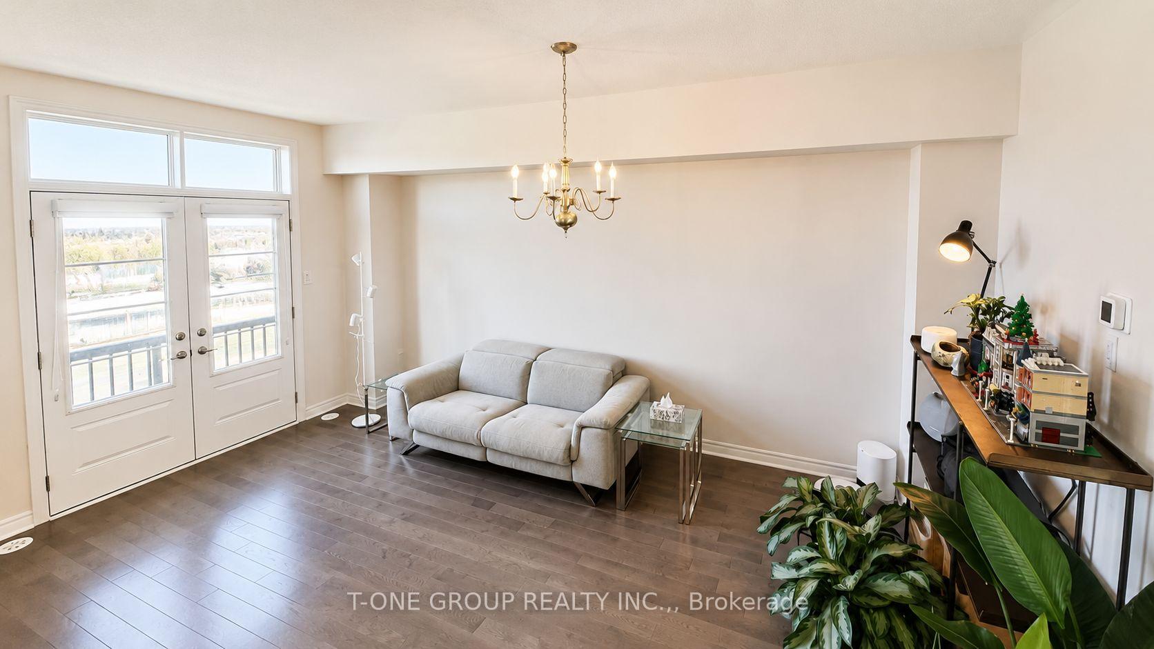 Photo 4 of 58 Campobello Street, Vaughan, Patterson — HOMEH
