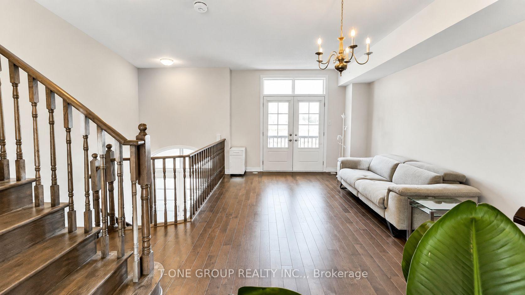 Photo 5 of 58 Campobello Street, Vaughan, Patterson — HOMEH