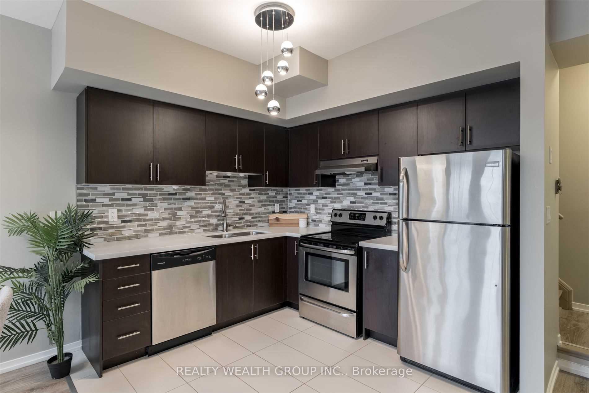 Photo 10 of Unit 12, 26 Bruce Street, Vaughan, East Woodbridge — HOMEH