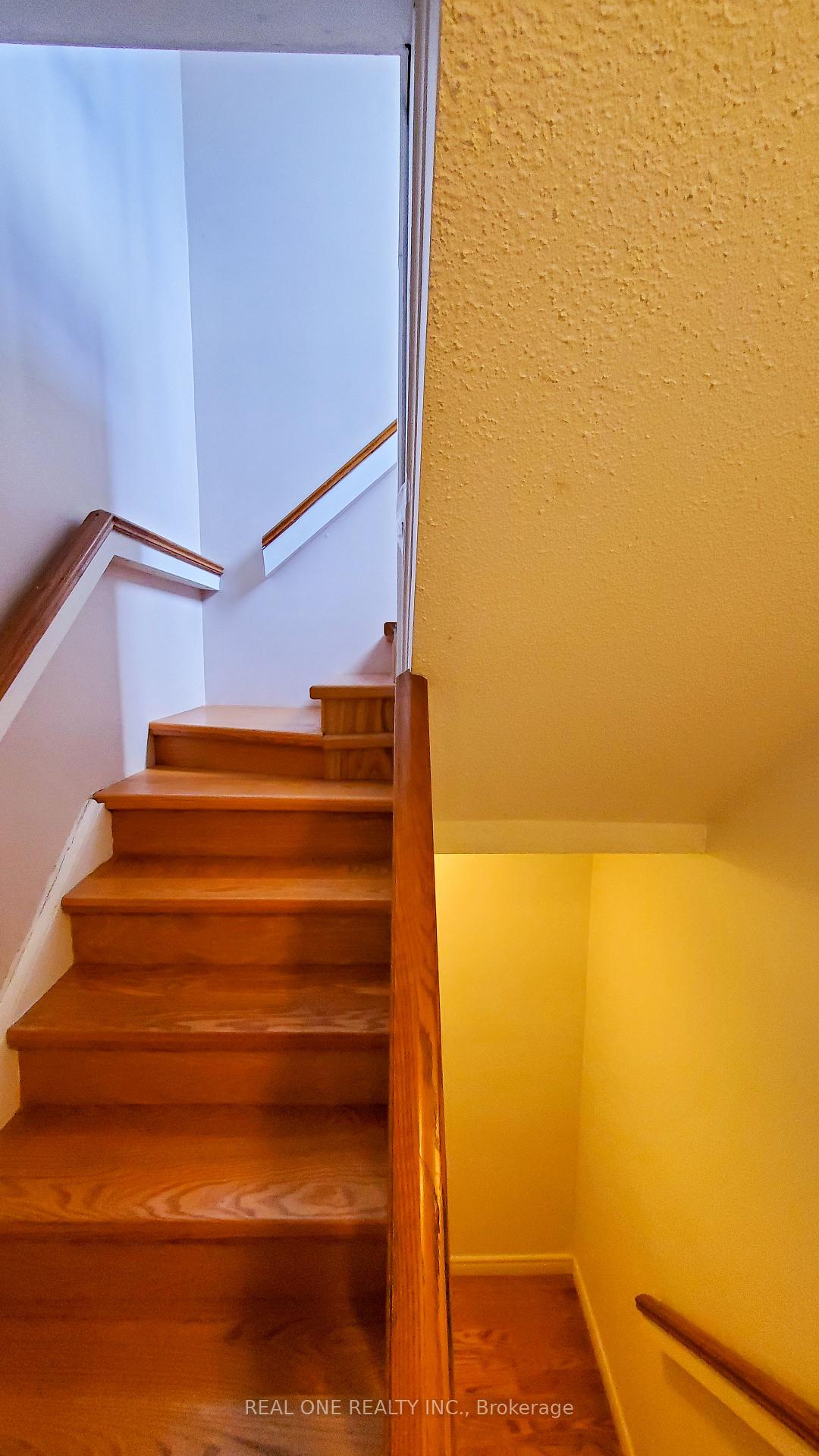 Photo 5 of Unit 2, 101 Mcgill Street, Toronto, Church-Yonge Corridor — HOMEH