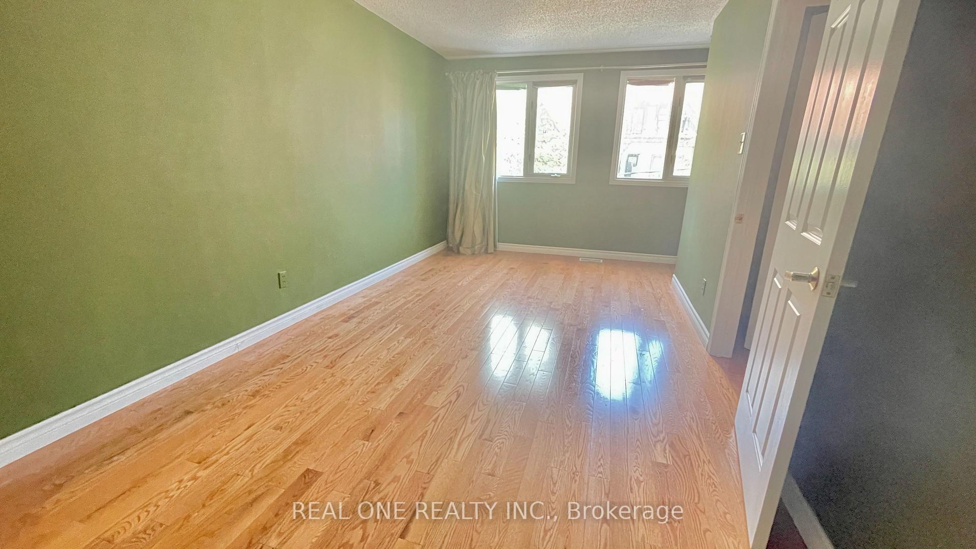 Photo 9 of Unit 2, 101 Mcgill Street, Toronto, Church-Yonge Corridor — HOMEH