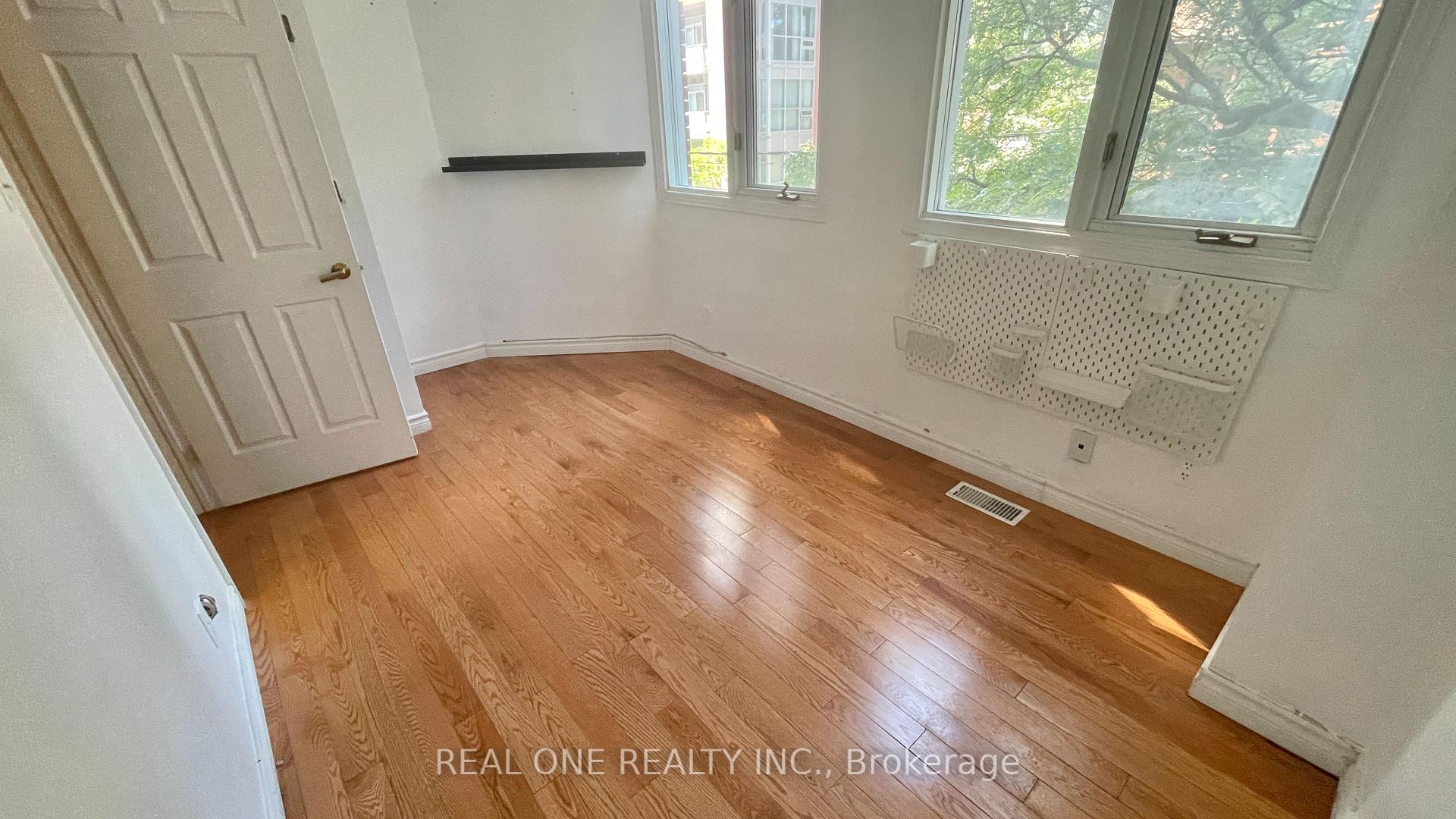 Photo 11 of Unit 2, 101 Mcgill Street, Toronto, Church-Yonge Corridor — HOMEH