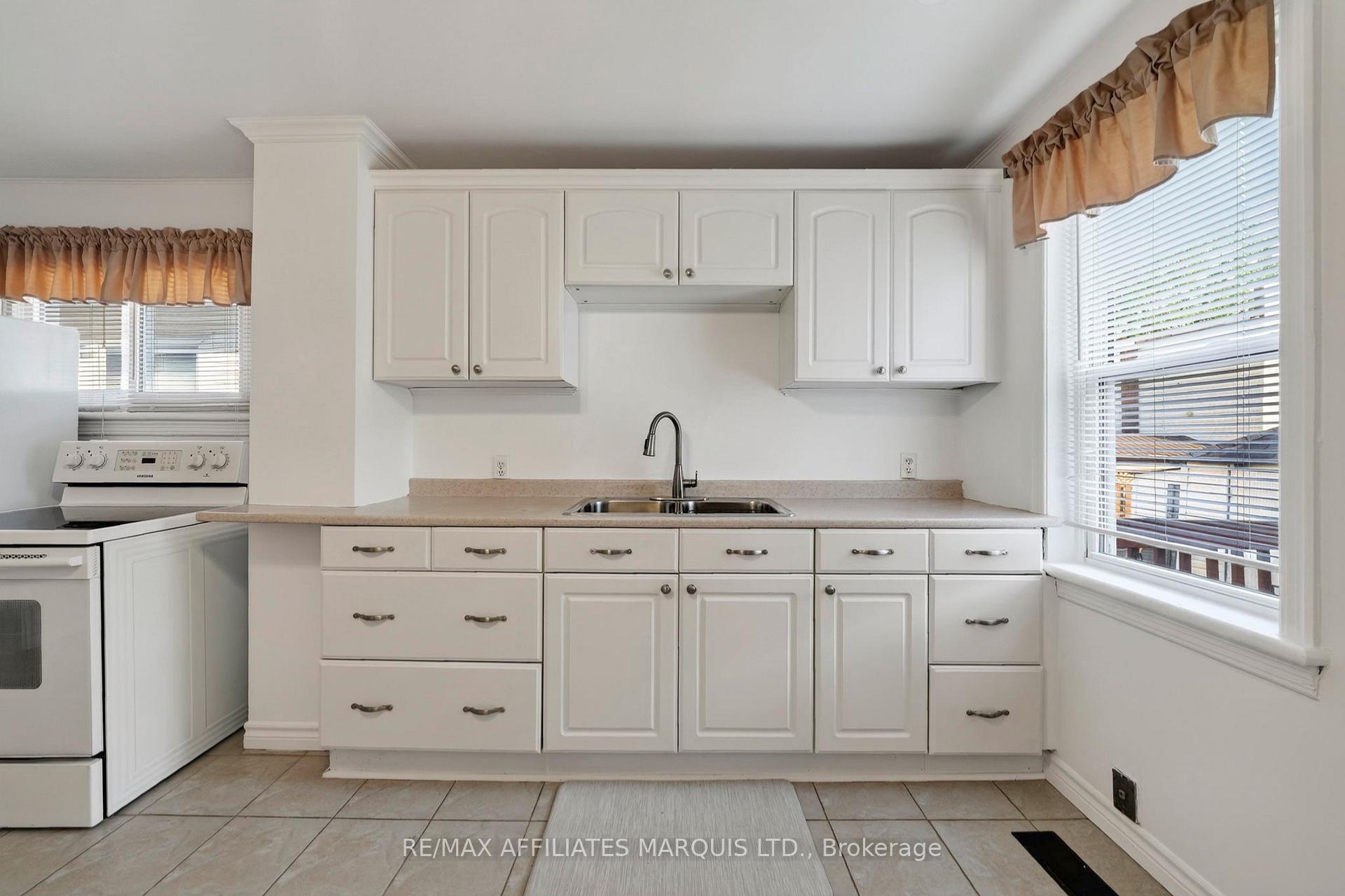 Photo 4 of 331 Carleton Street, Cornwall, Cornwall — HOMEH