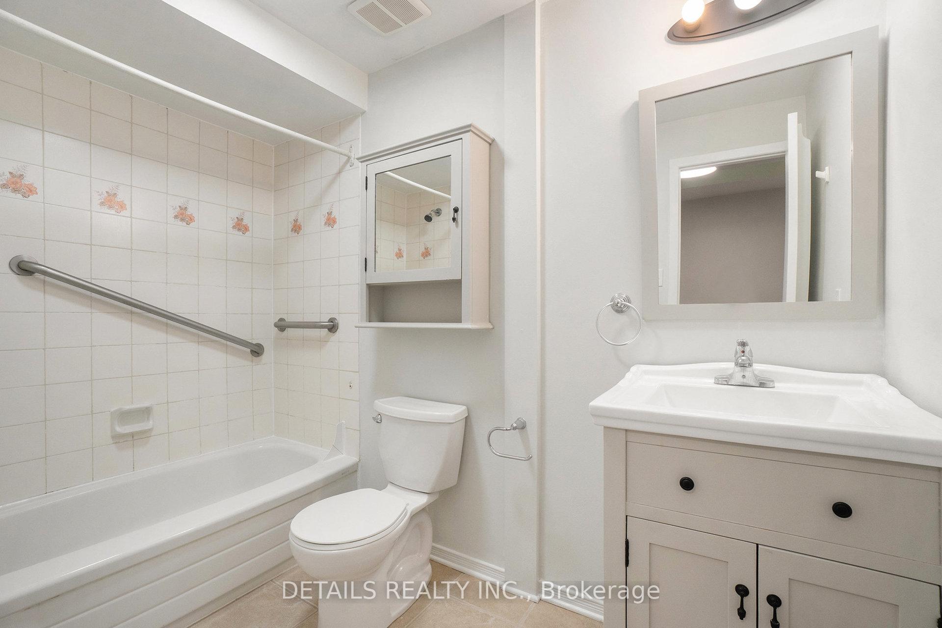 Photo 11 of 144D Valley Stream Drive, Ottawa, Leslie Park — HOMEH