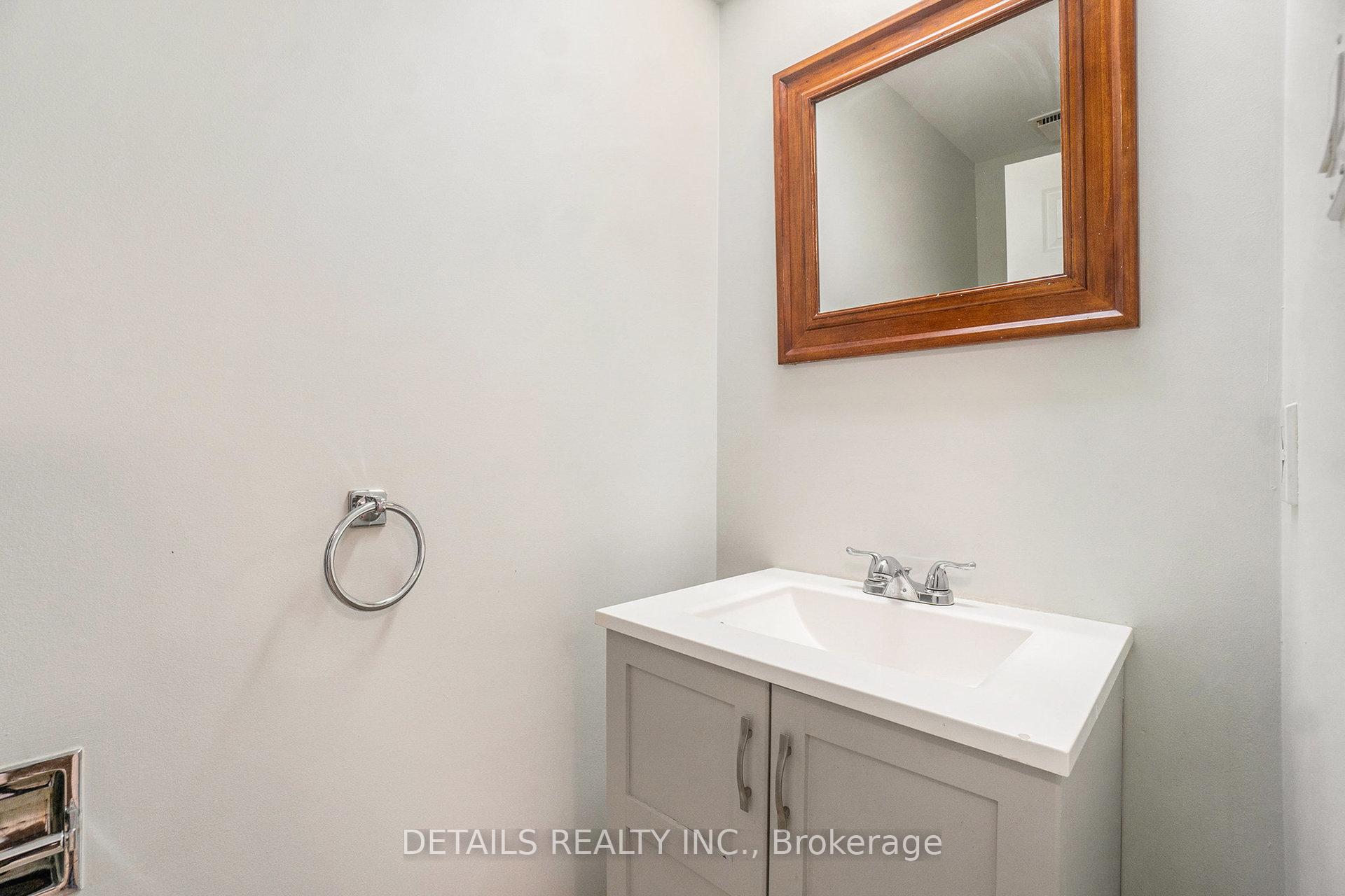 Photo 15 of 144D Valley Stream Drive, Ottawa, Leslie Park — HOMEH