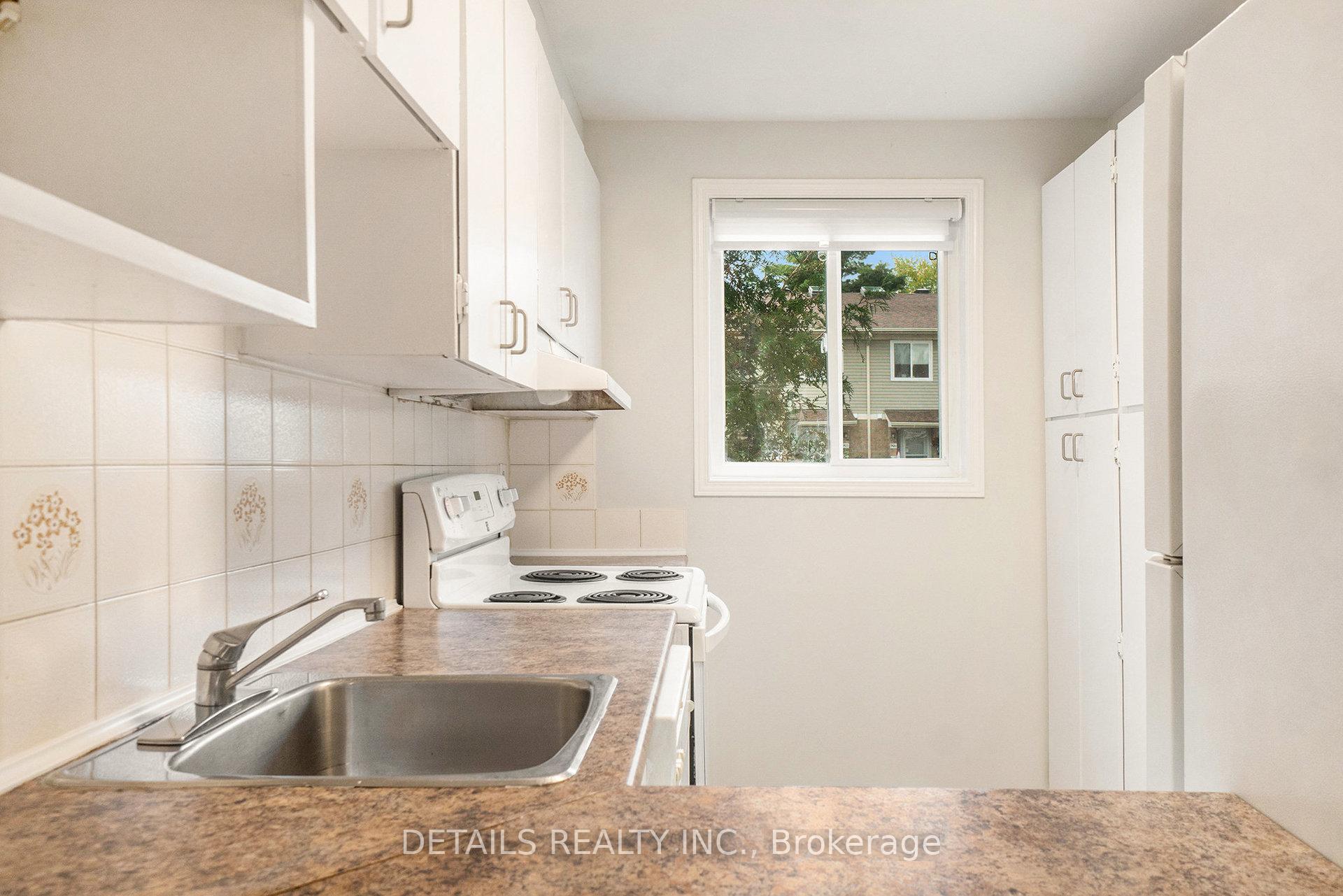 Photo 16 of 144D Valley Stream Drive, Ottawa, Leslie Park — HOMEH